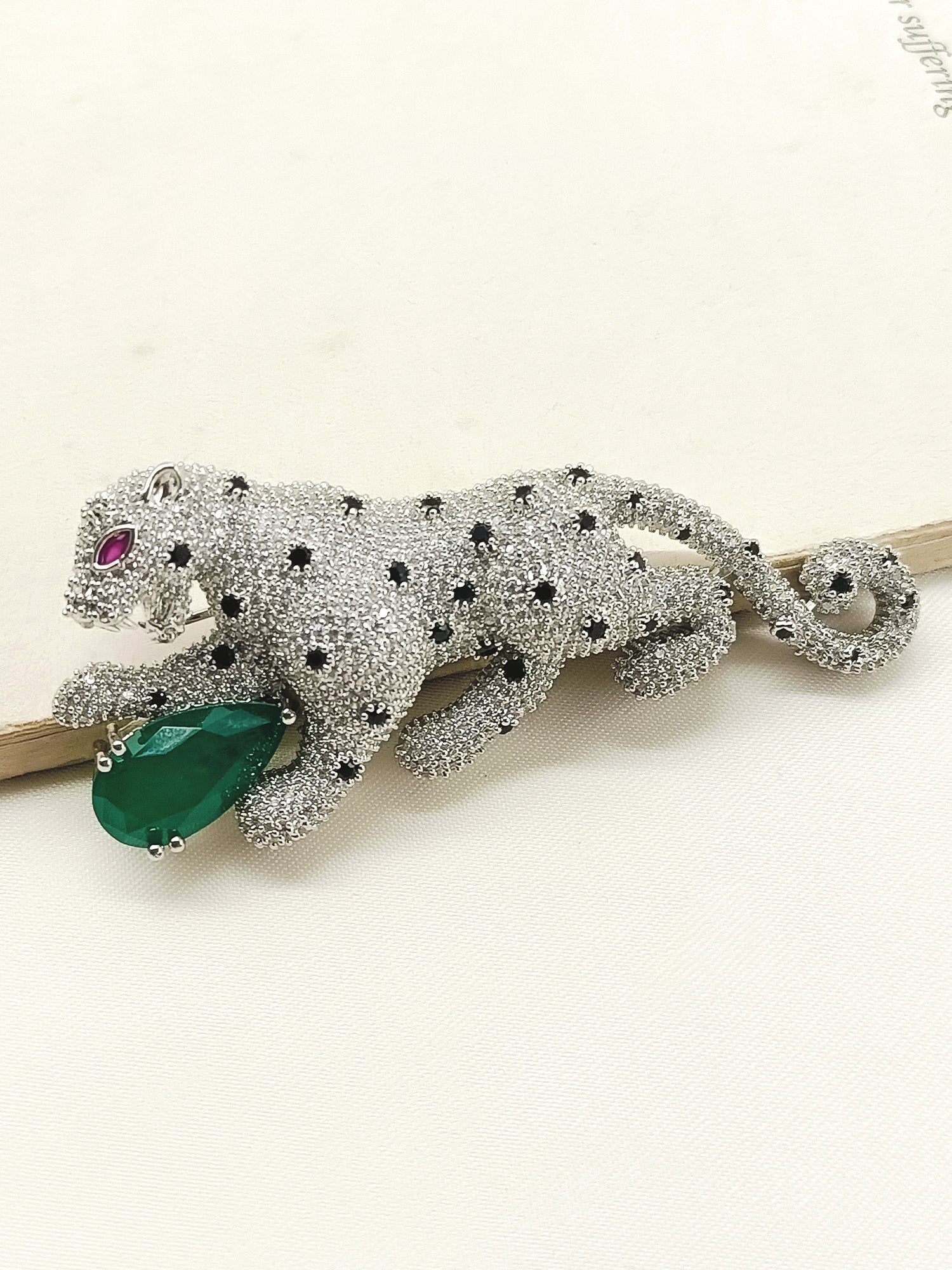 Hridaan Green Leopard Men's Brooch