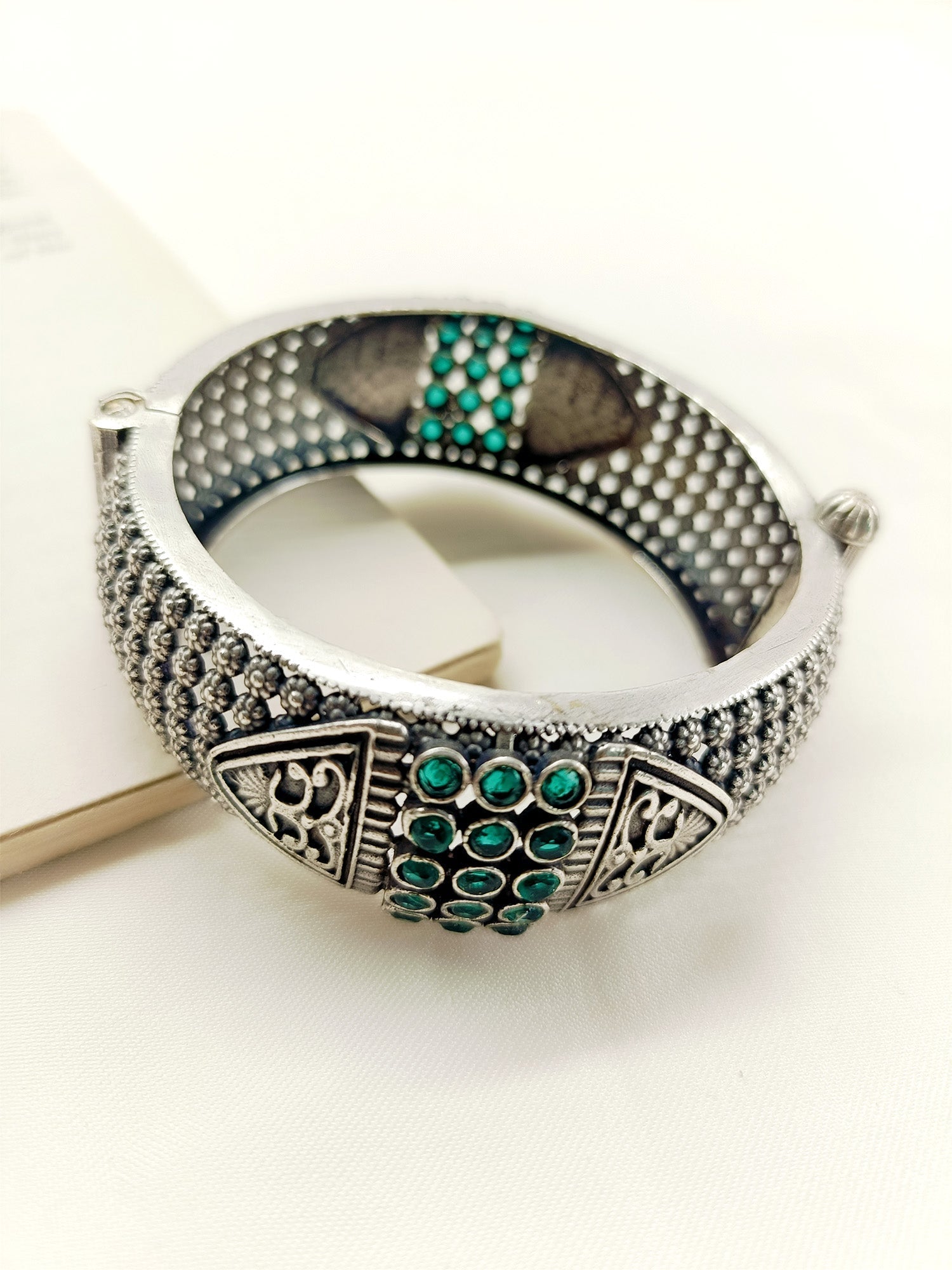 Artemis Green Oxidized Kada - qivii