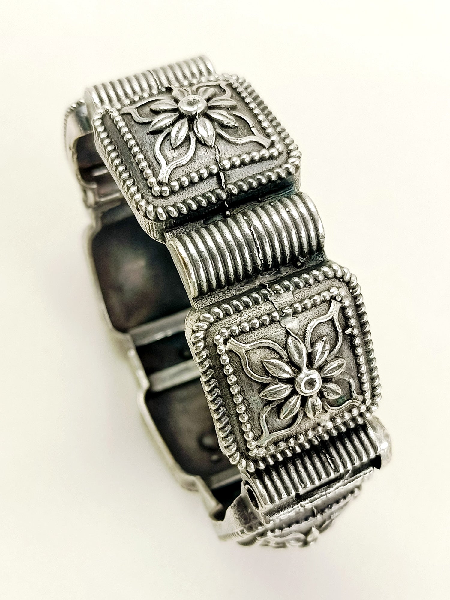 Tarini Plain Oxidized Kada