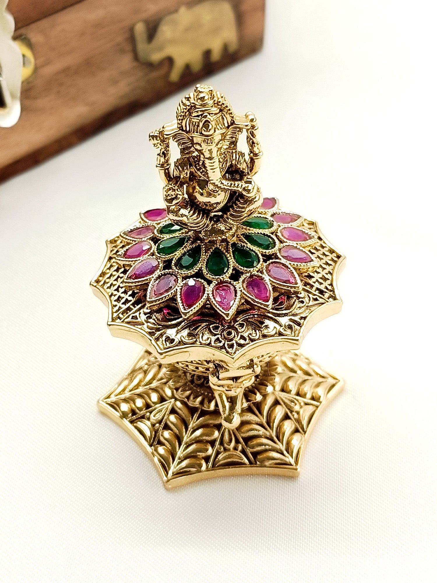 Vanessa R & G Antique Temple Sindoor Dibbi