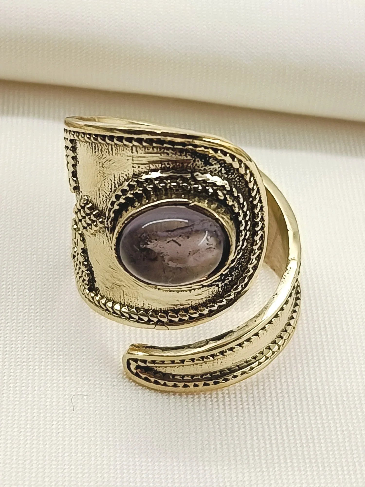 Rosie Purple Western Finger Ring