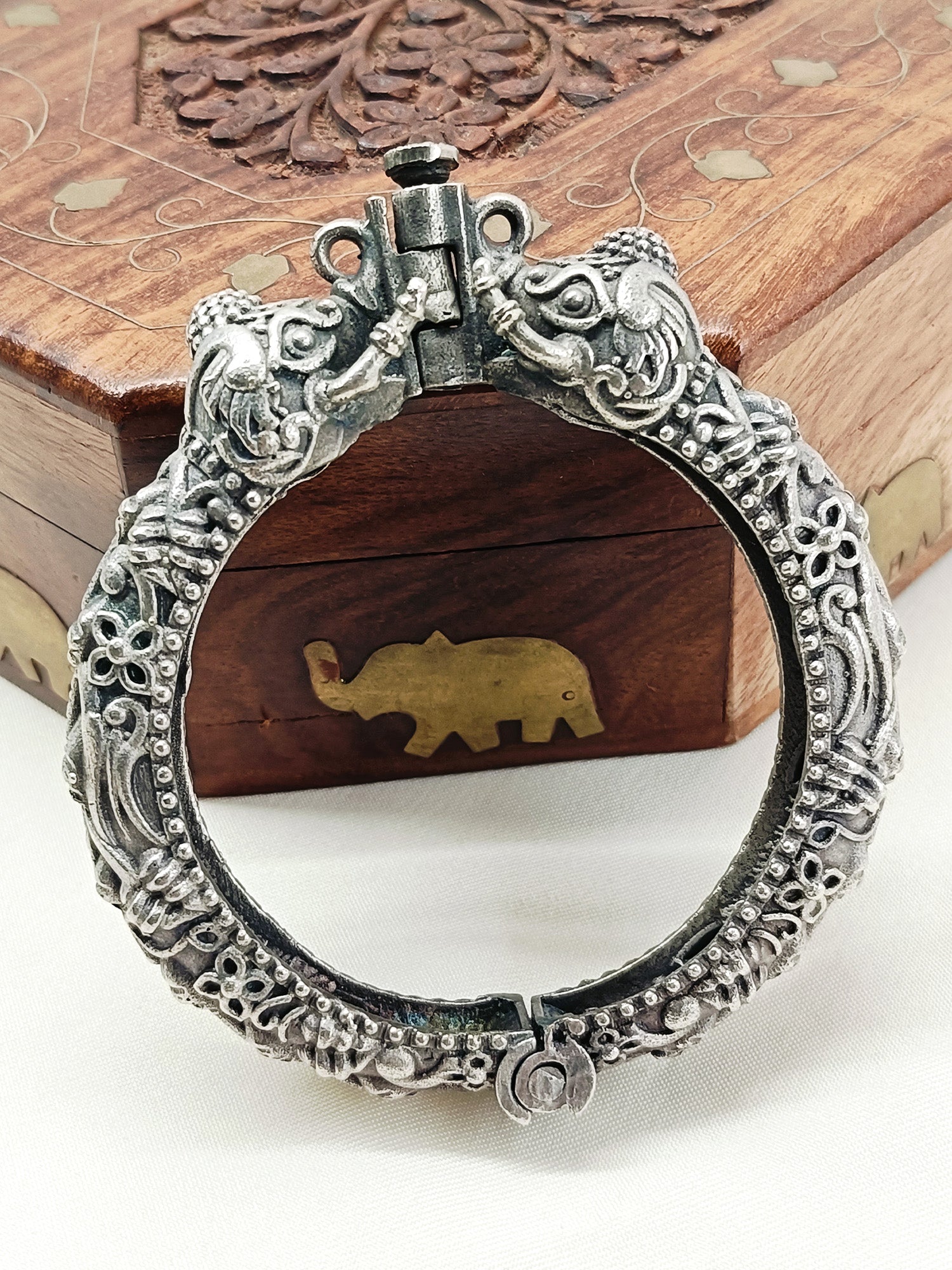 Clevra Plain Elephant Oxidized Kada