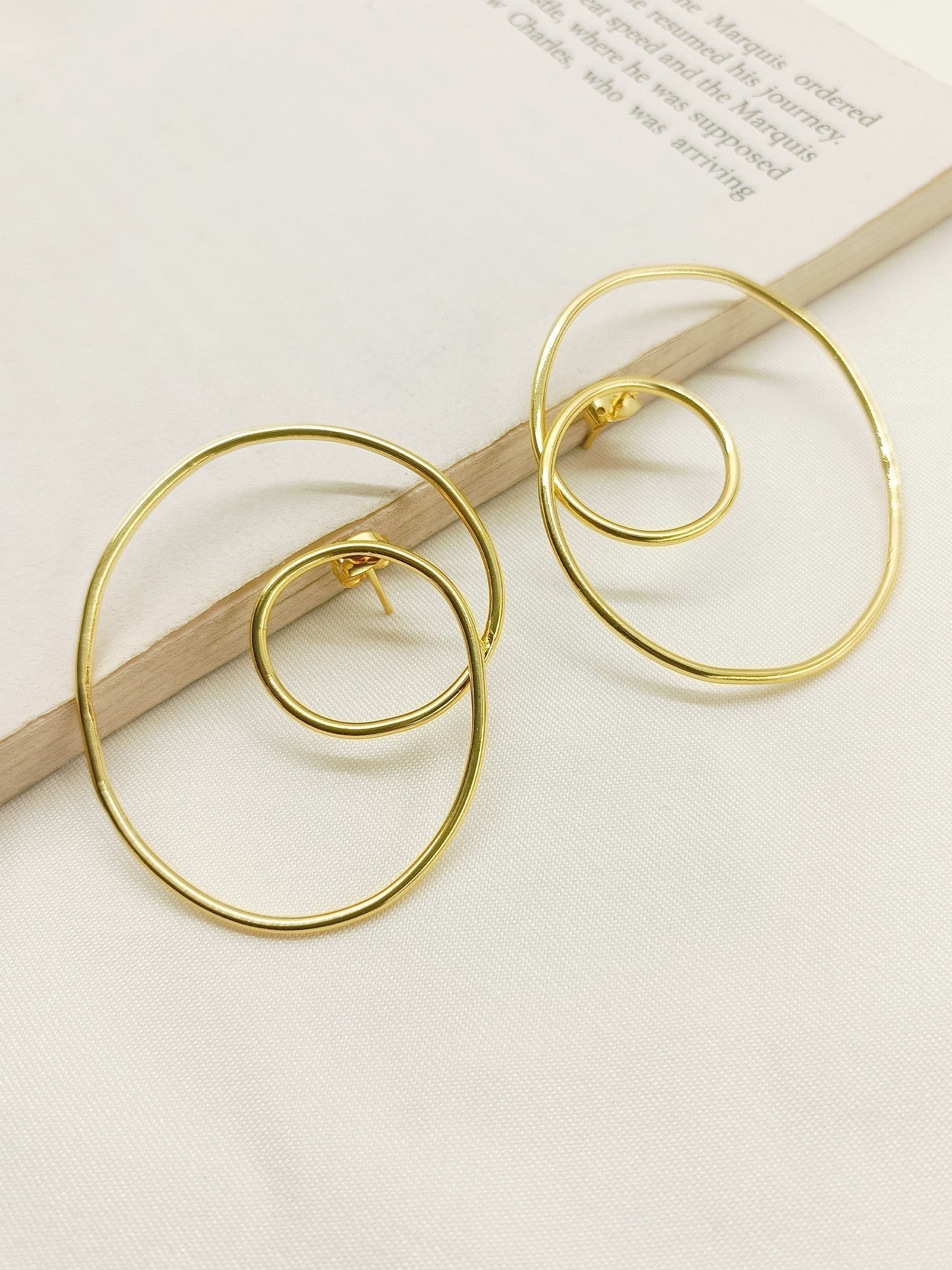 Priscilla Golden Western Earrings - qivii