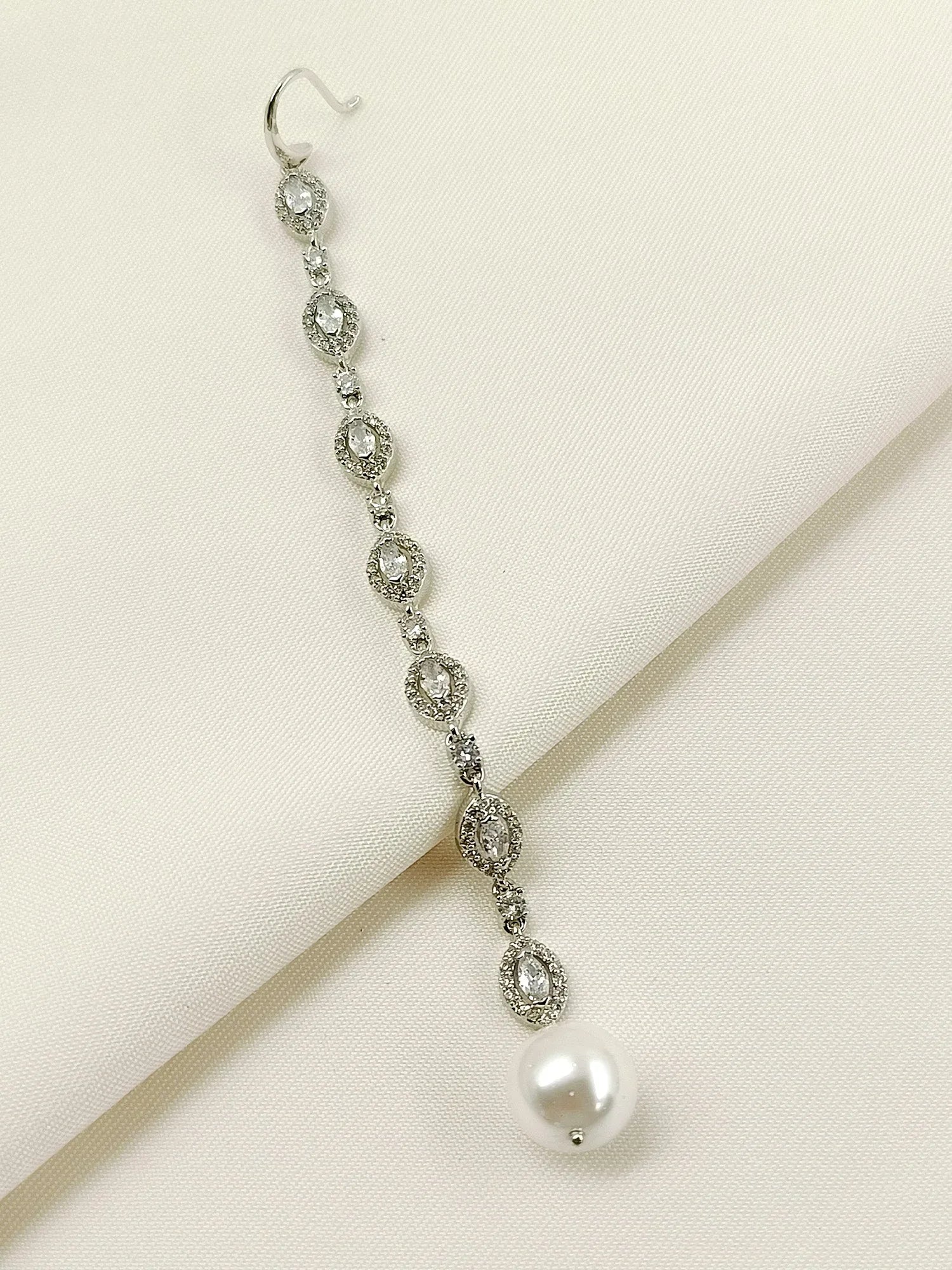 Neelofar White American Diamond Maangtikka