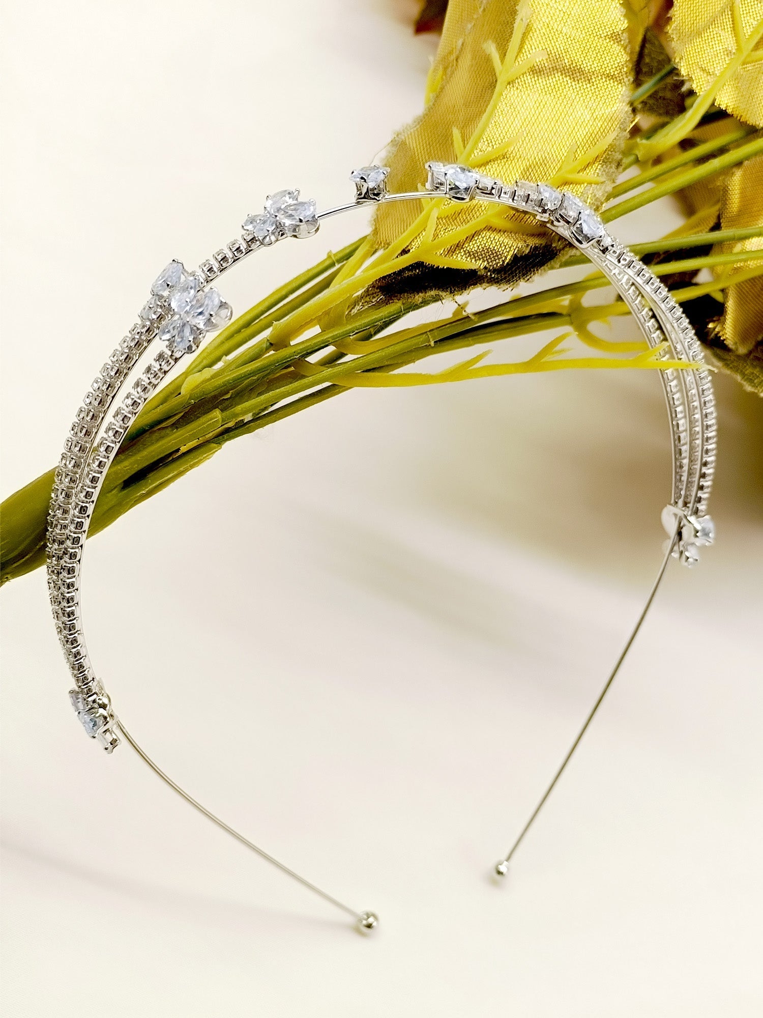 Dhanvika American Diamond Hair Band - qivii