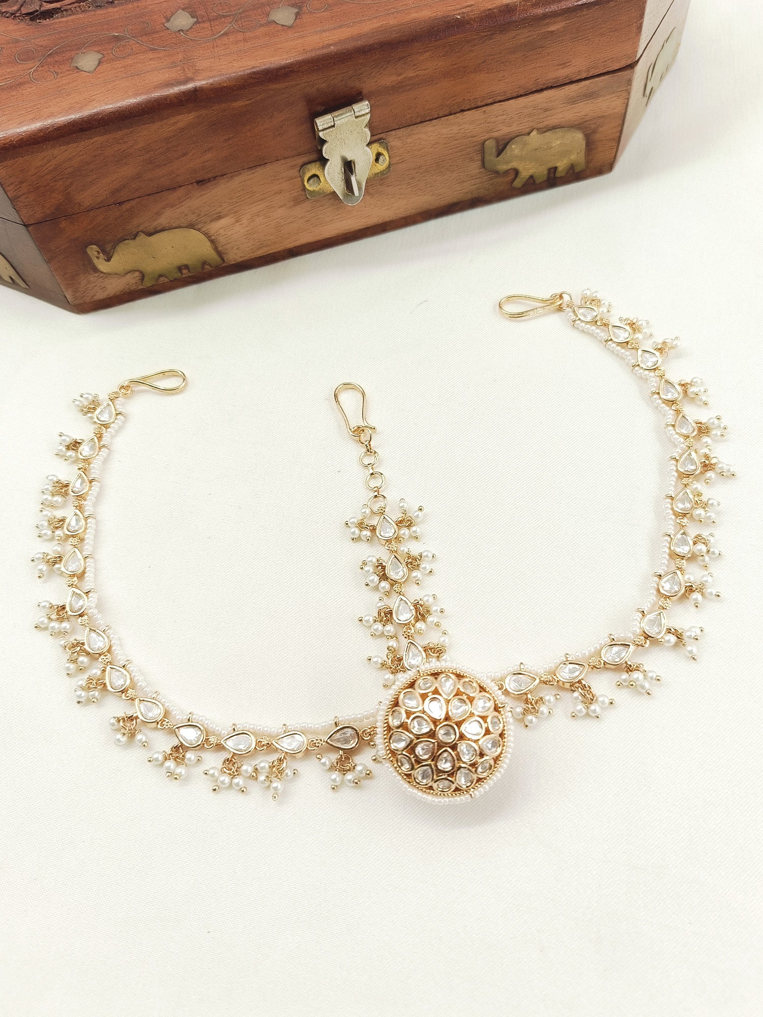 Aadhya White Kundan Mathapatti