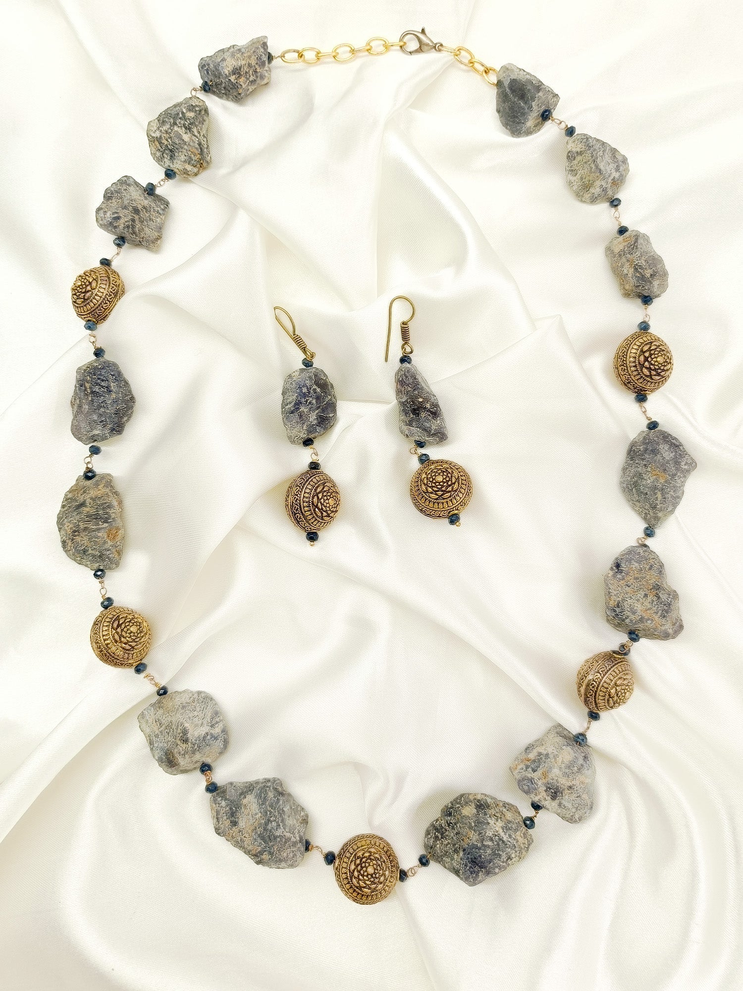 Hanaya Black Natural Stone Necklace Set - qivii