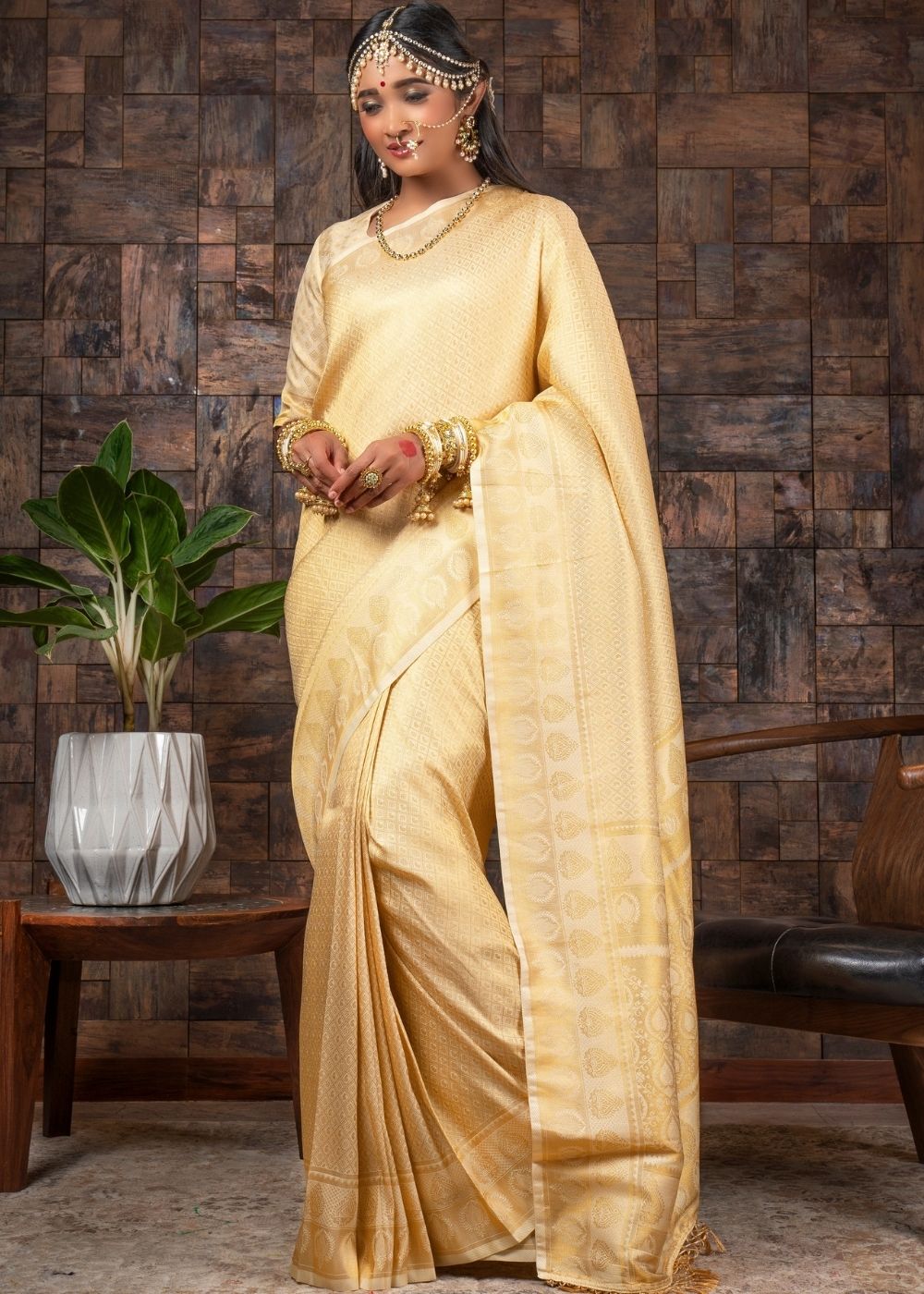 Golden Woven Kanjivaram Silk Saree - qivii