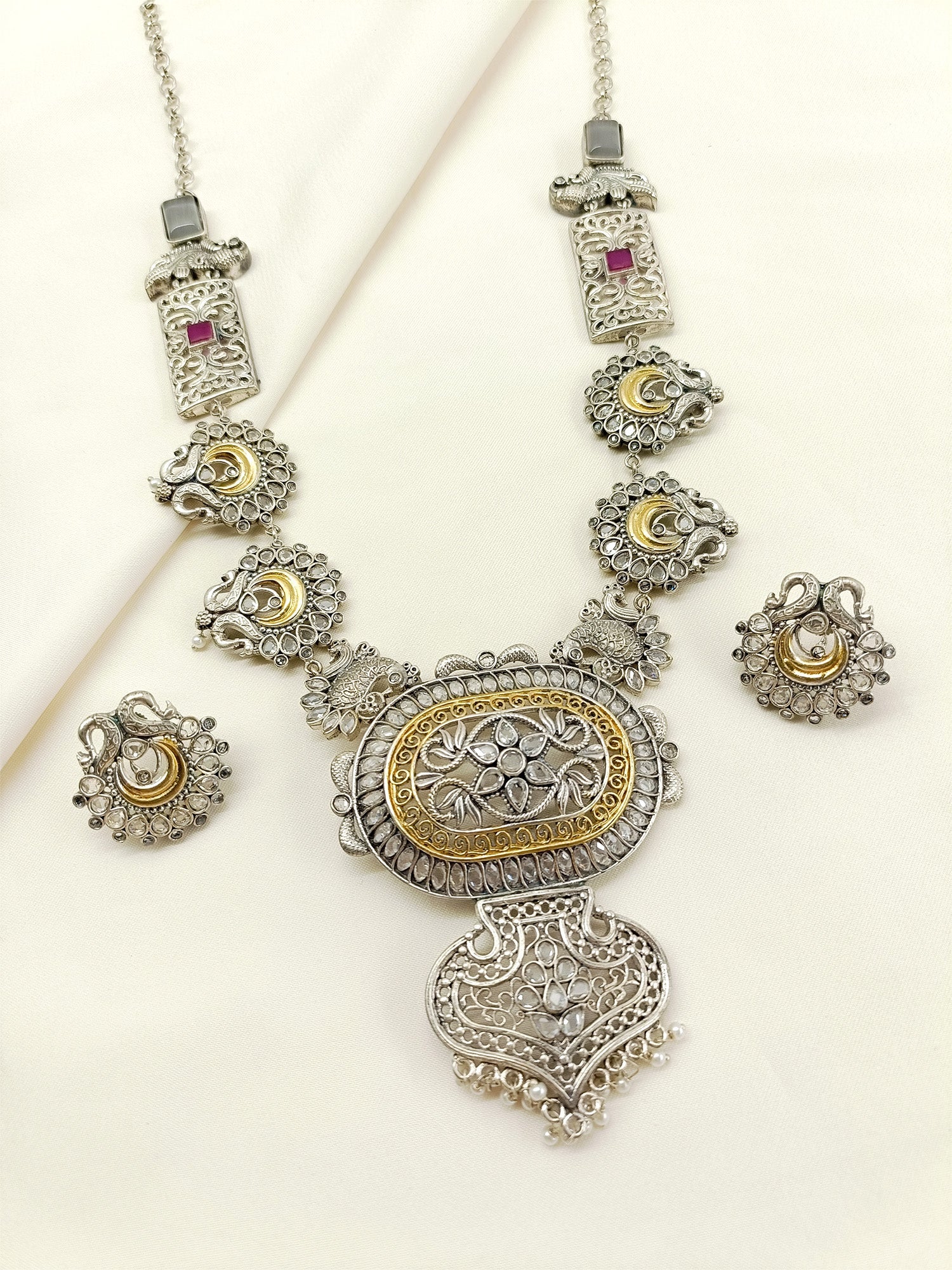 Parineeti White Oxidized Necklace Set