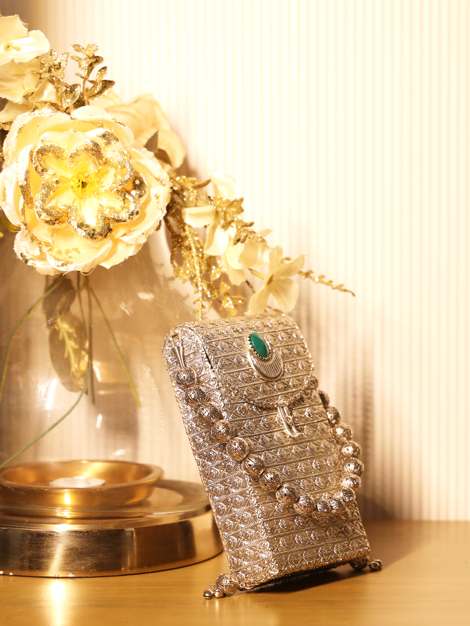 Kritika Green Silver Mobile Pouch - qivii