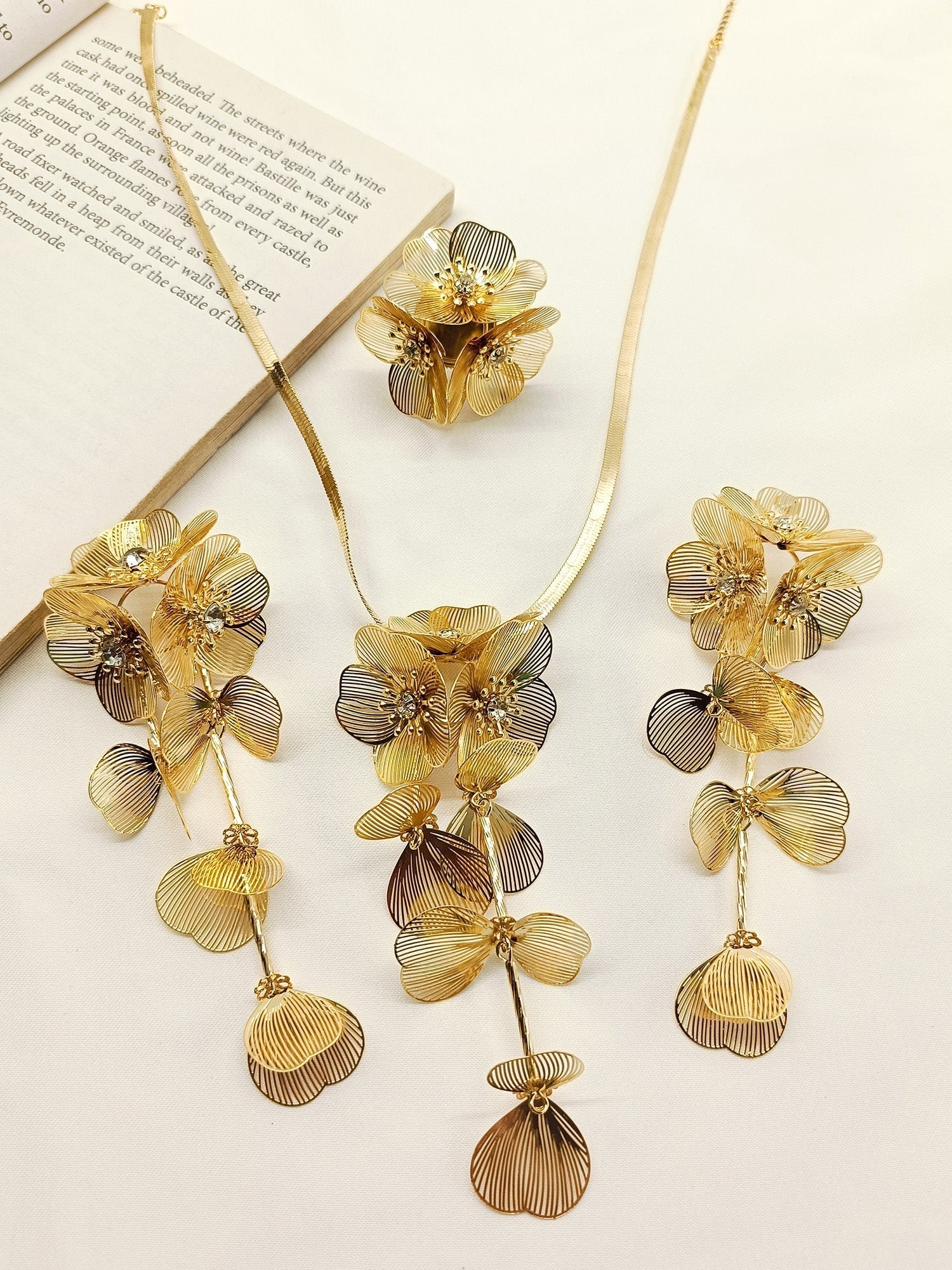 Ray White Western Necklace Set - qivii