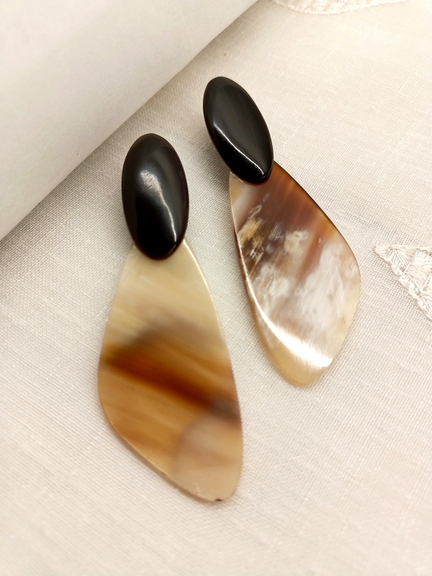 Fukinsei Beige Acrylic Western Earrings - qivii