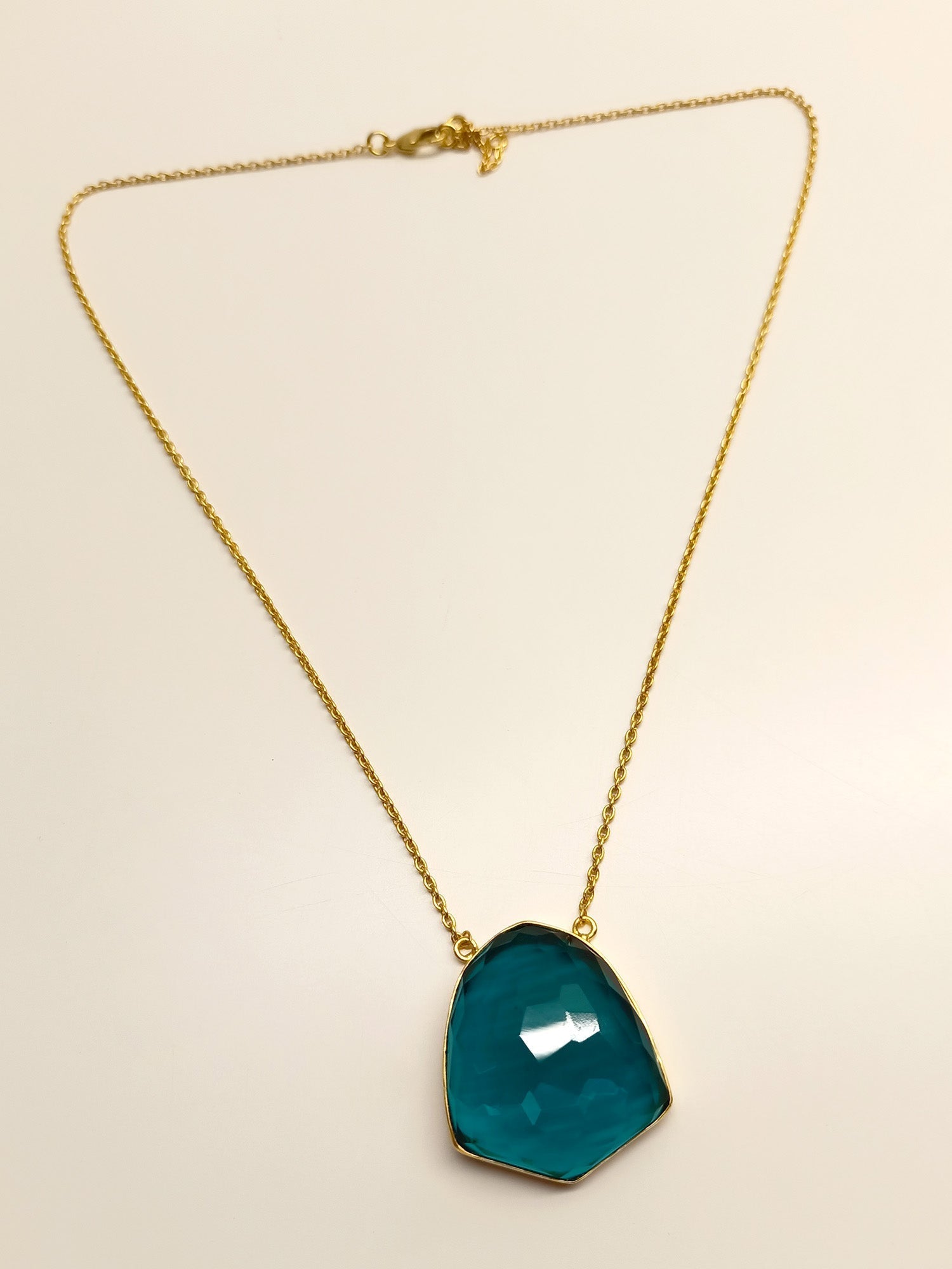 Najma Blue Natural Stone Neckpiece - qivii