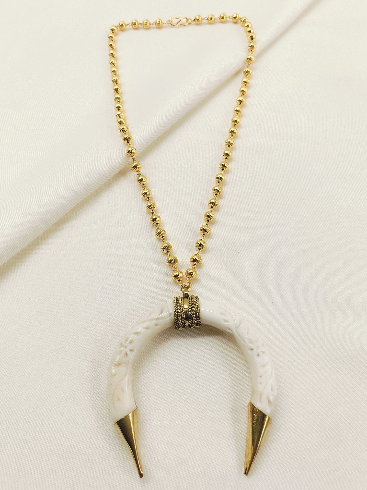 Rubyy White Bone Neckpiece
