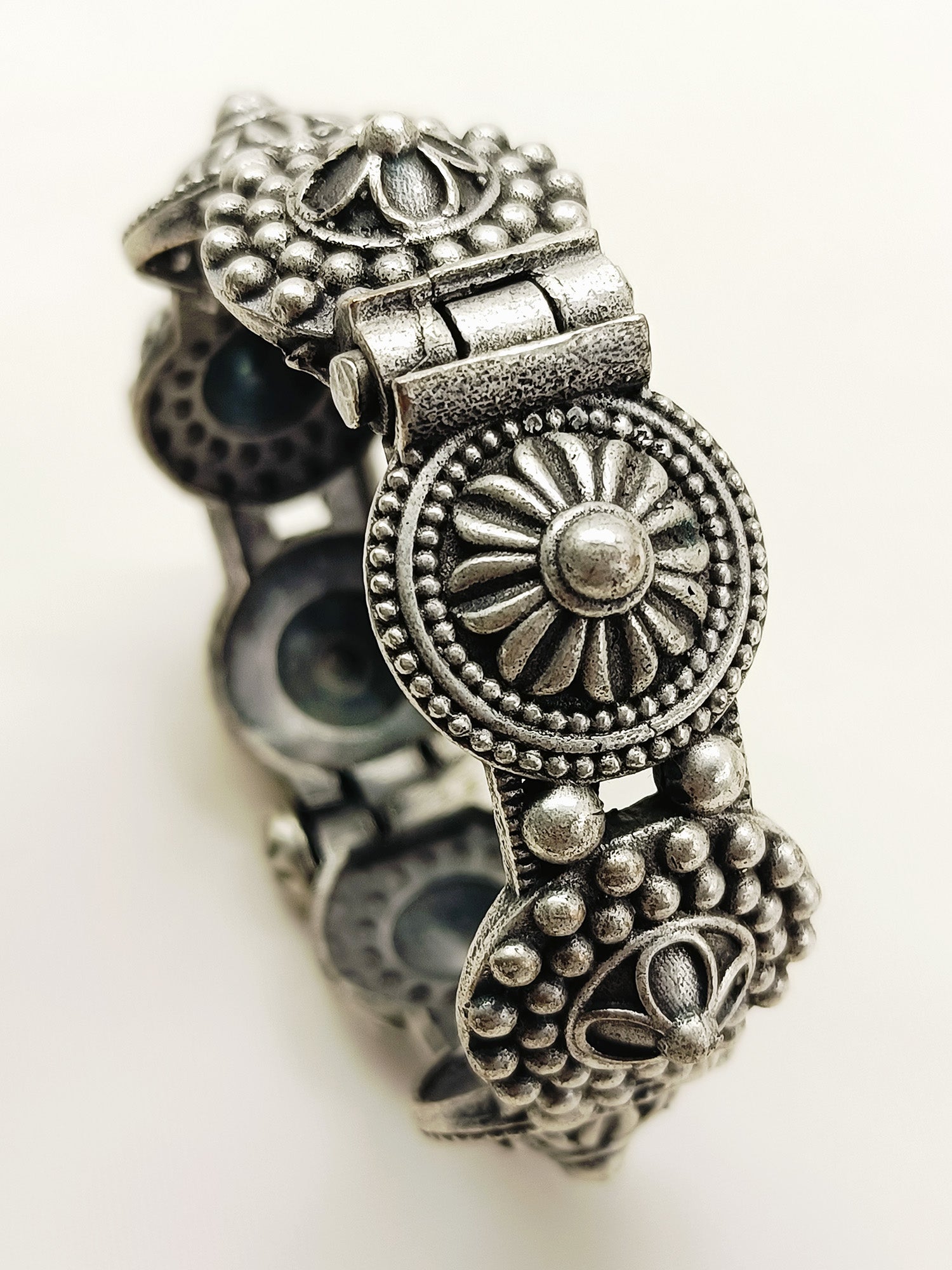 Pakeezah Plain Oxidized Kada