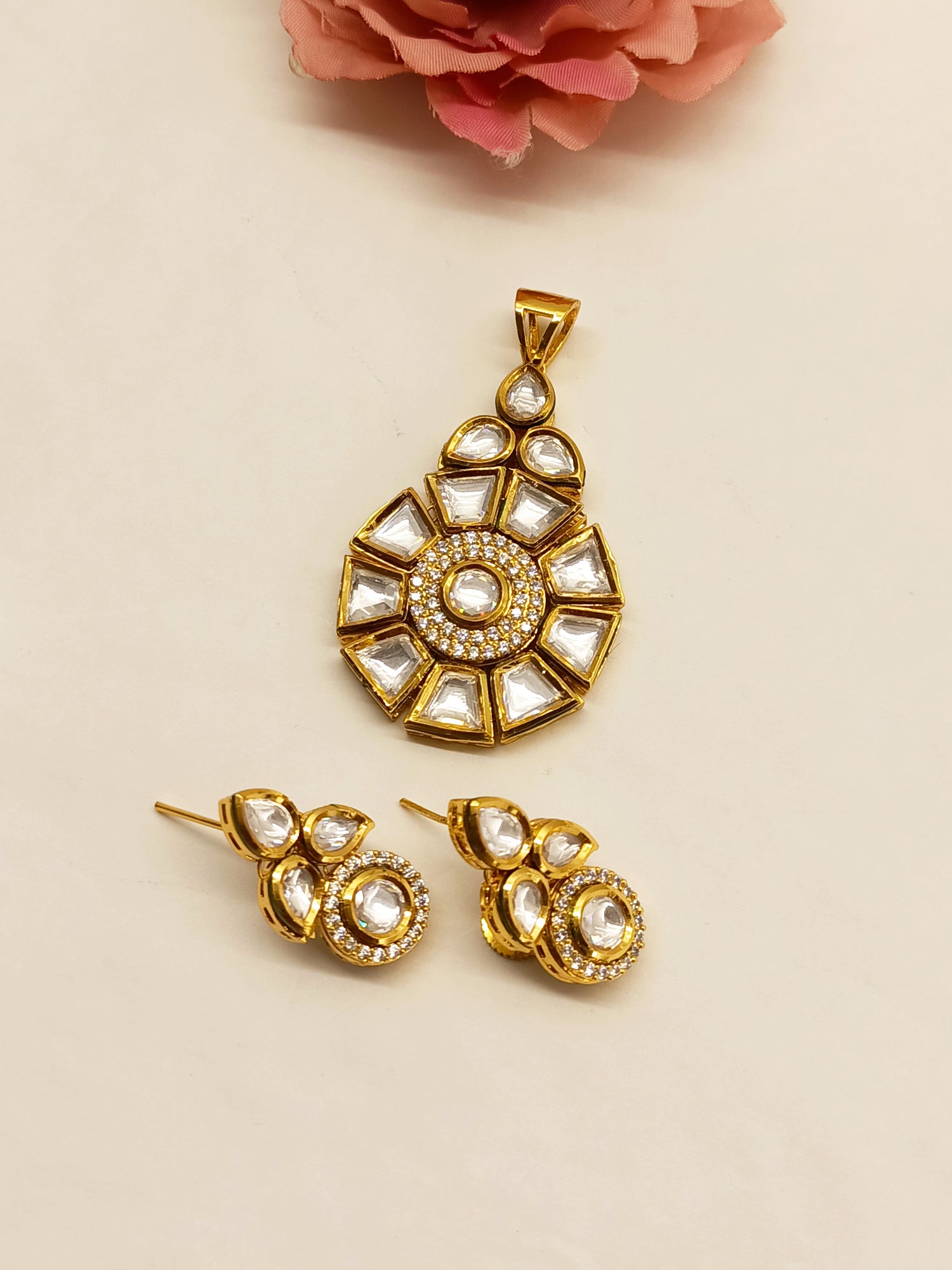 Purnima White Kundan Pendant Set - qivii