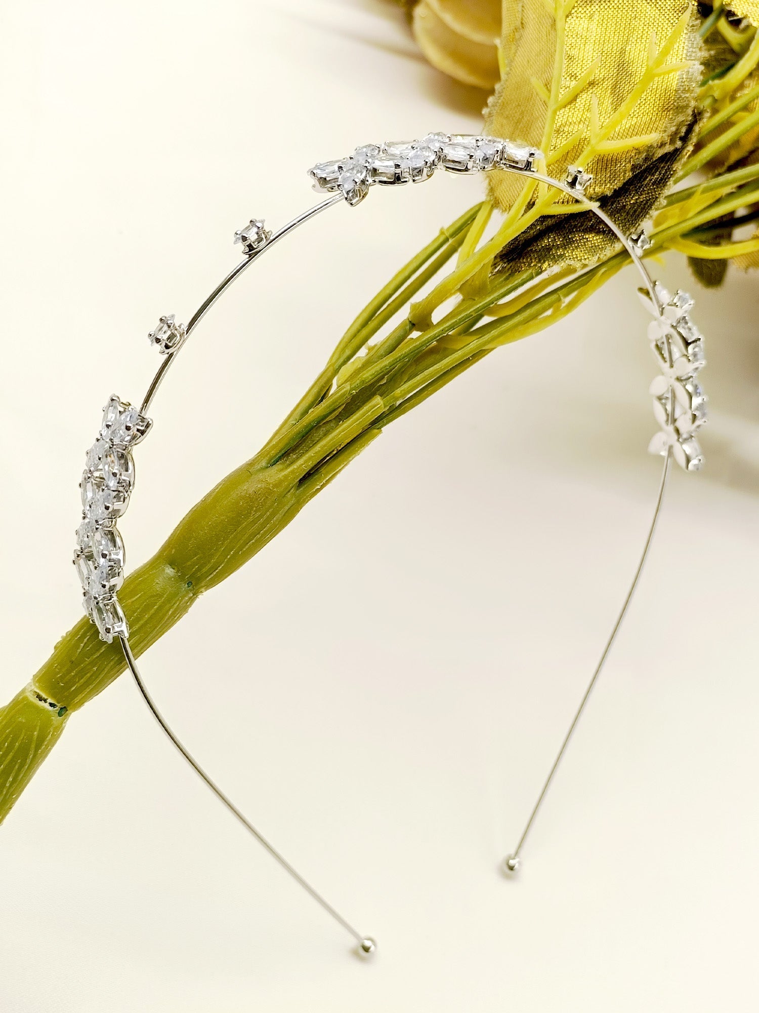 Ruhi American Diamond Hair Band - qivii