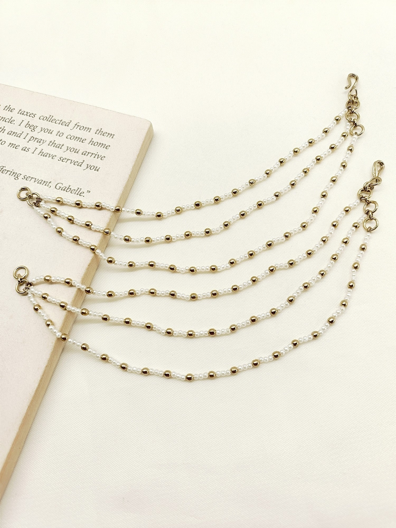 Iravati White Traditional Ear Chain - qivii