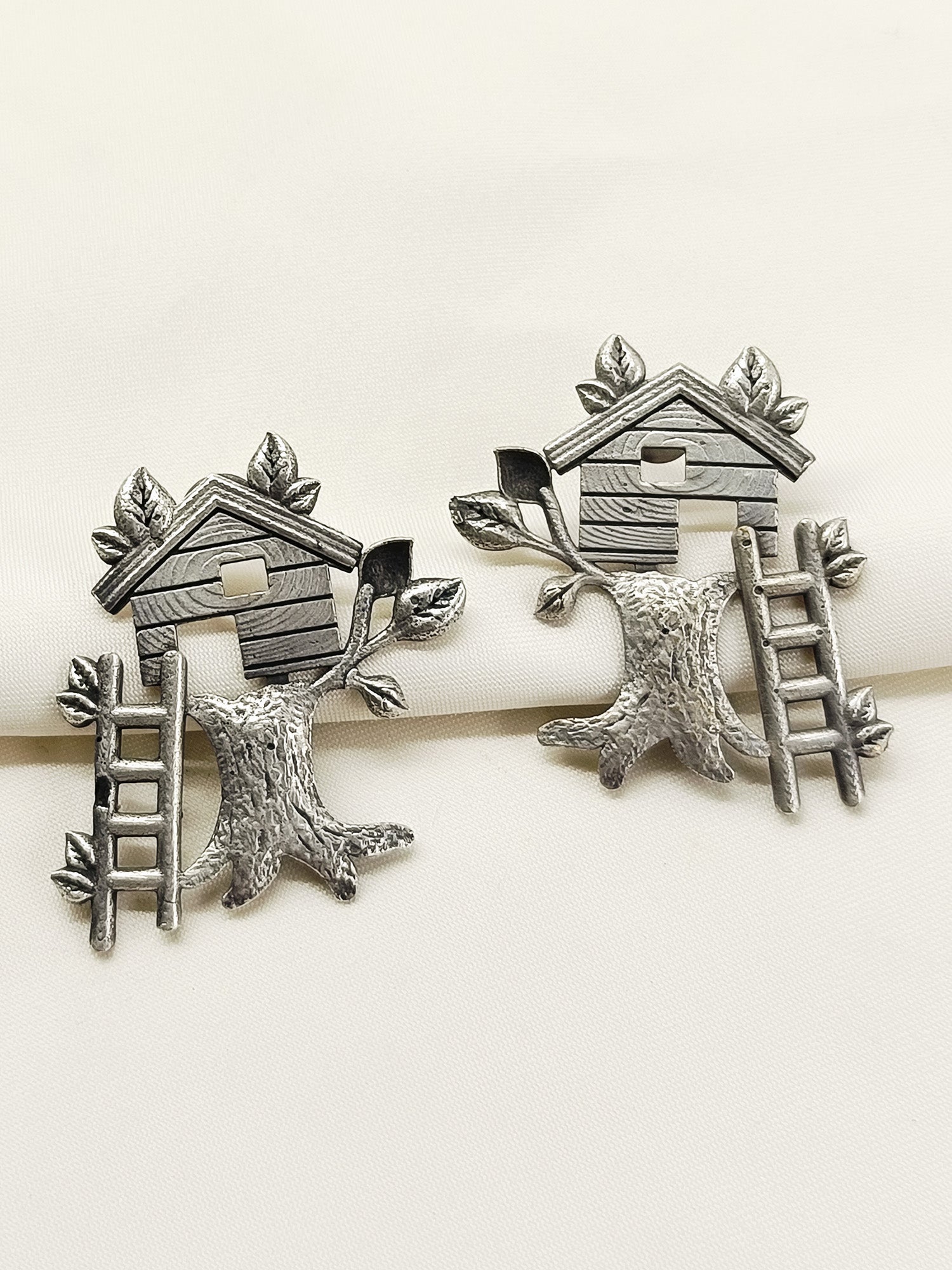 Dyuti Plain Oxidized Earring