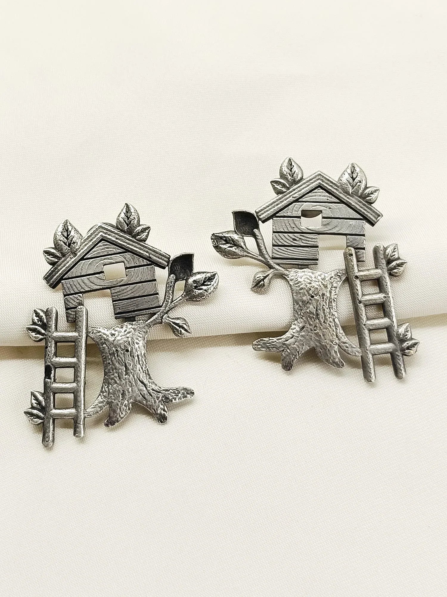 Dyuti Plain Oxidized Earring