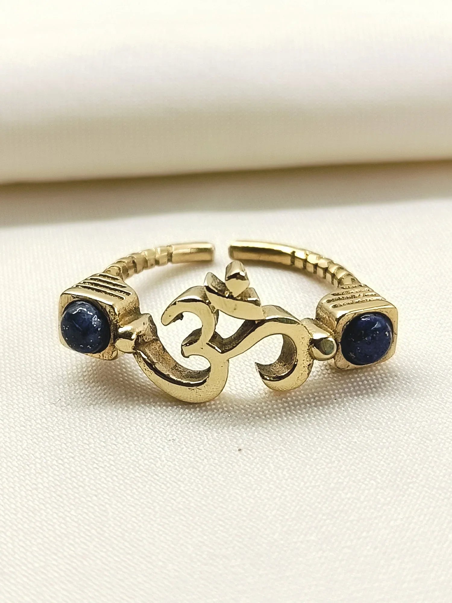 Ishani Blue Western Finger Ring