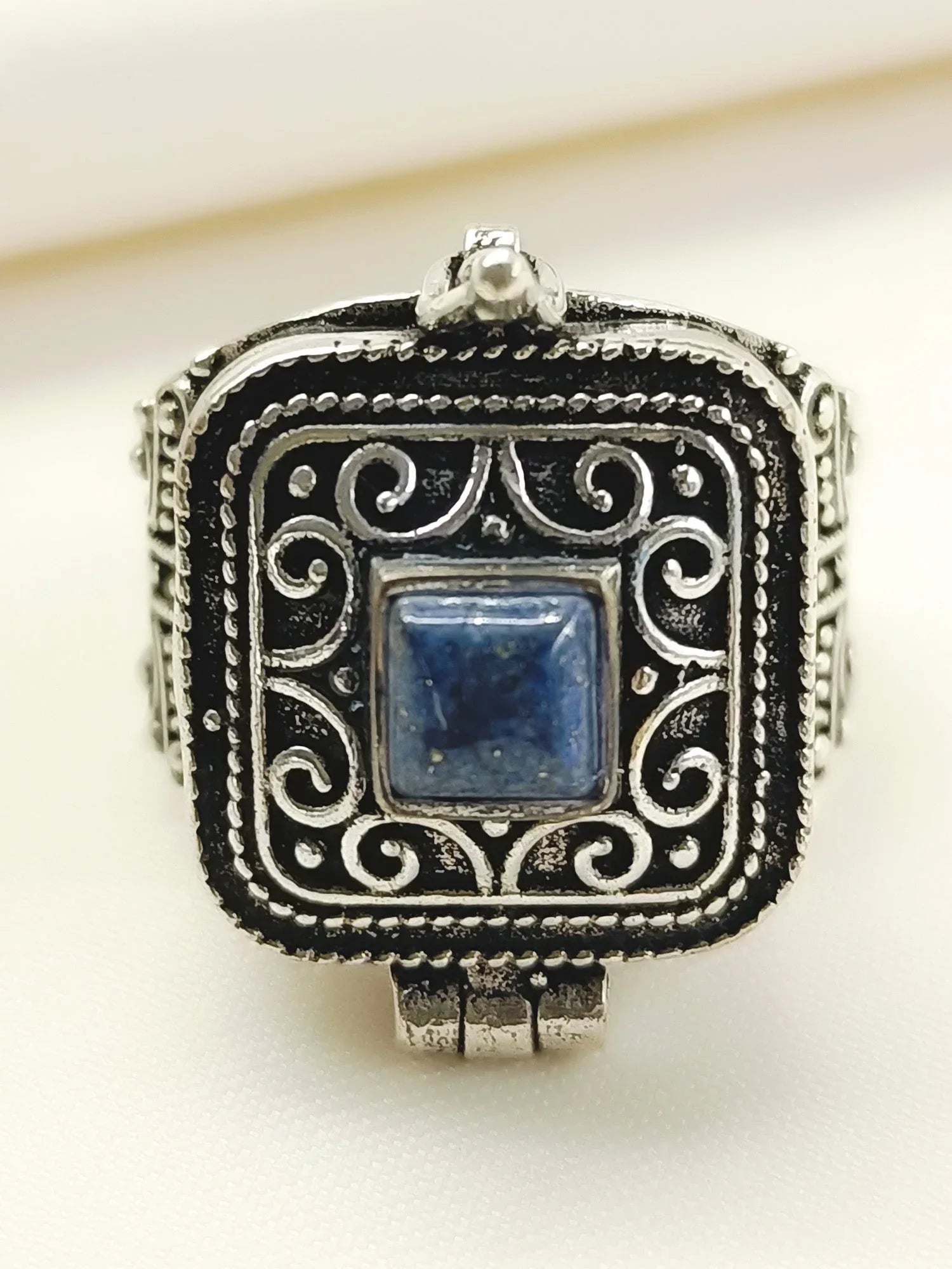 Adrian Blue Western Finger Ring
