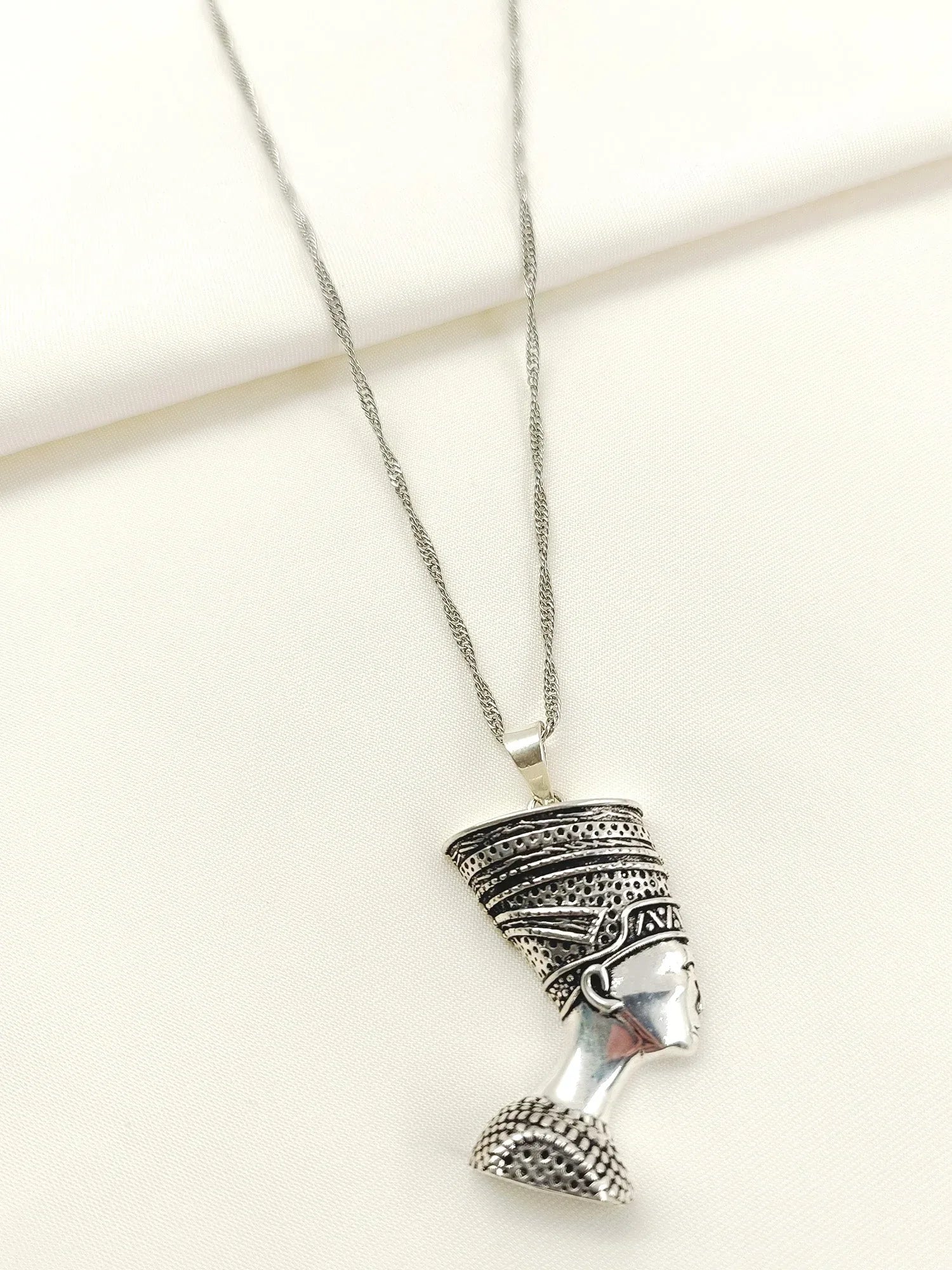 Chaitali Silver Western Neckpiece