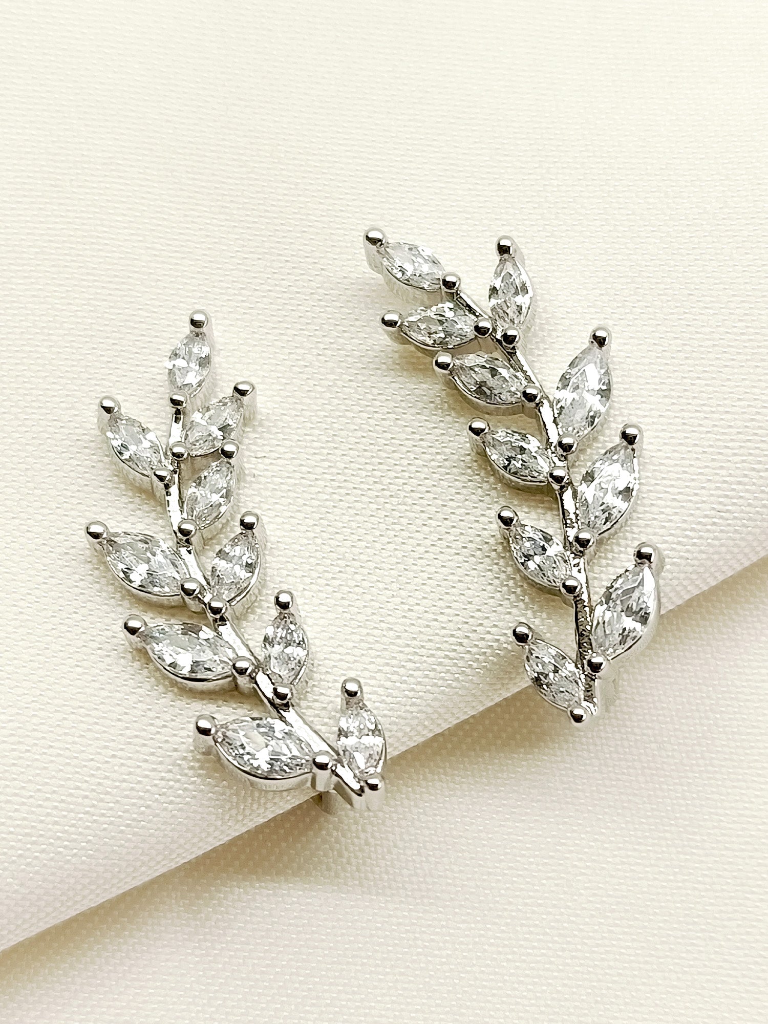 Pihu White American Diamond Earcuff - qivii
