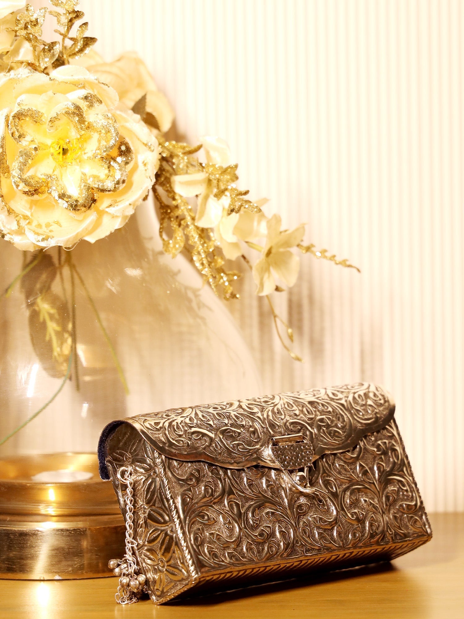 Helan Silver Evening Clutch - qivii