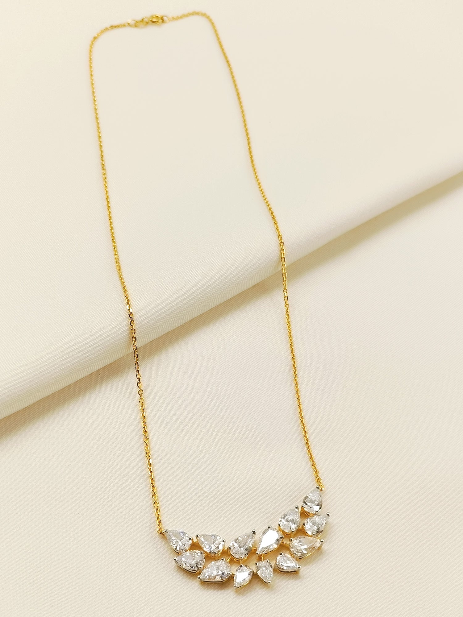 Faina 92.5 Silver Swarovski Stone Pendal - qivii