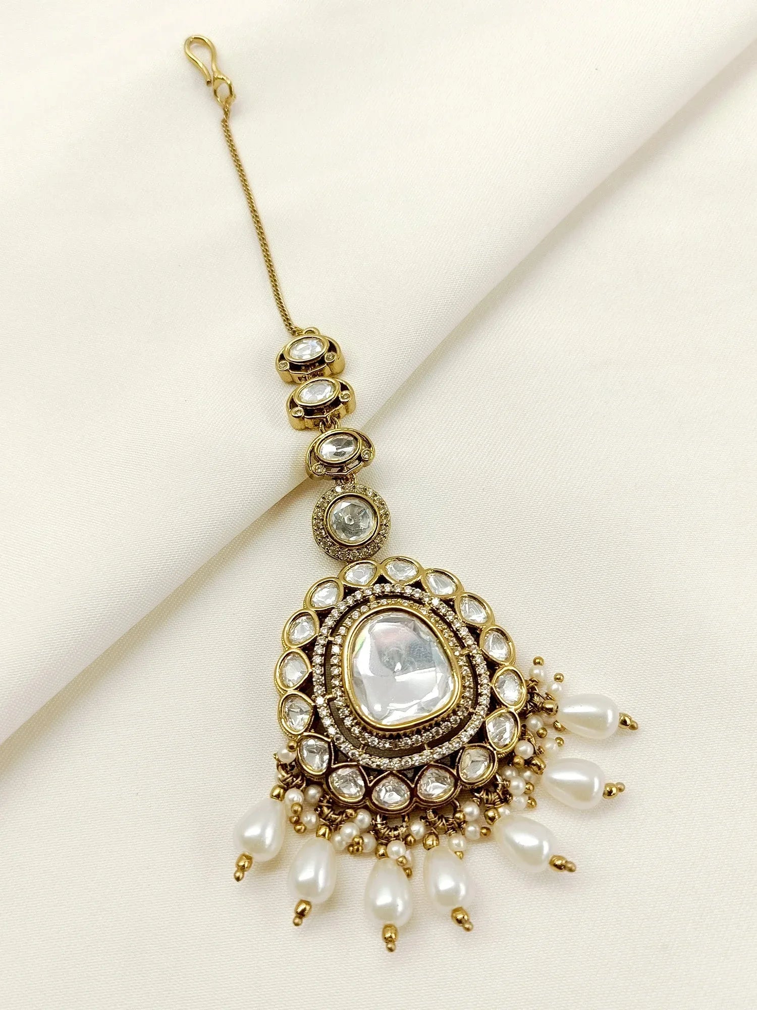 Elizabeth White Victorian Teeka