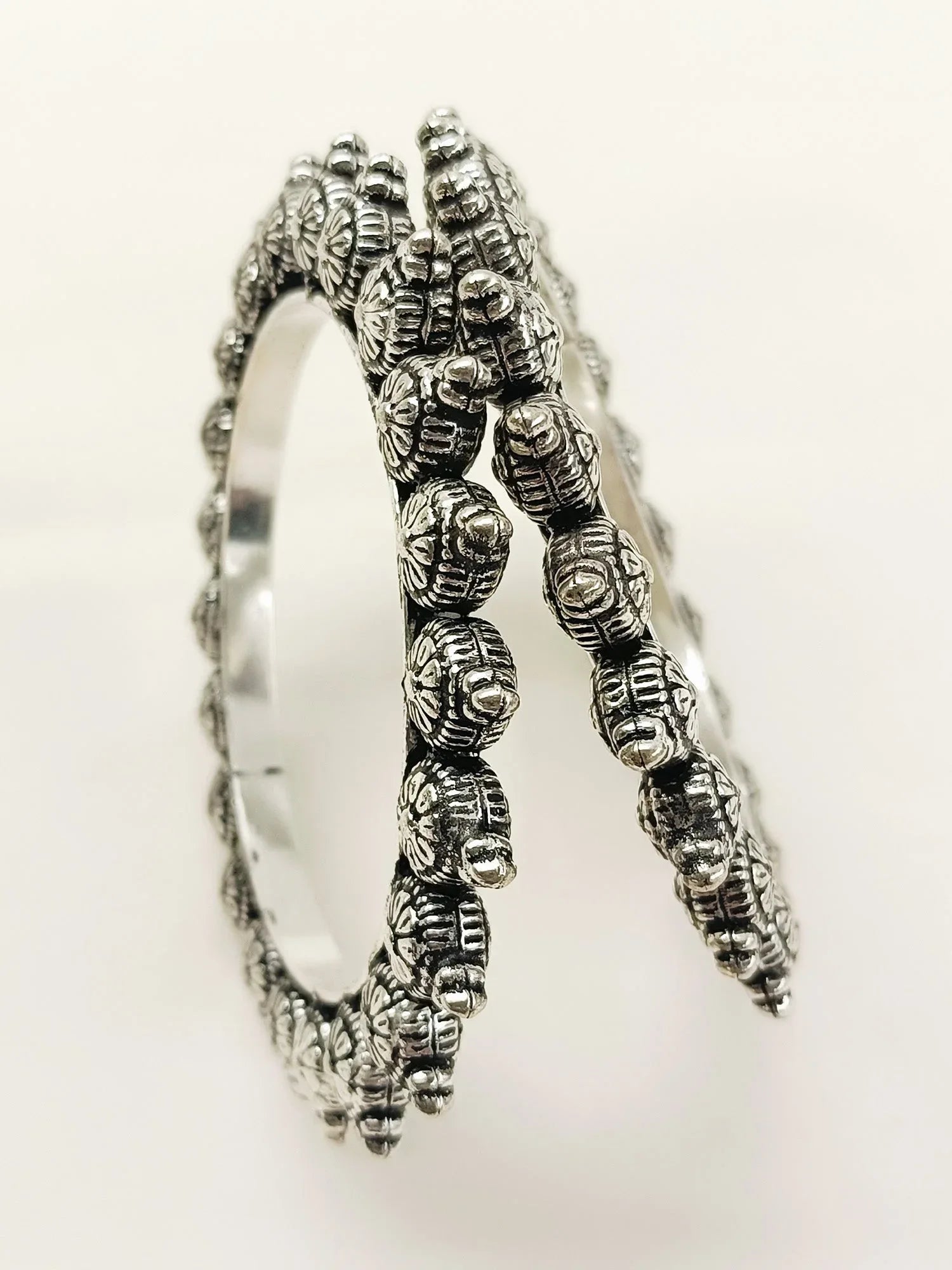 Ojal Plain Oxidized Bangle