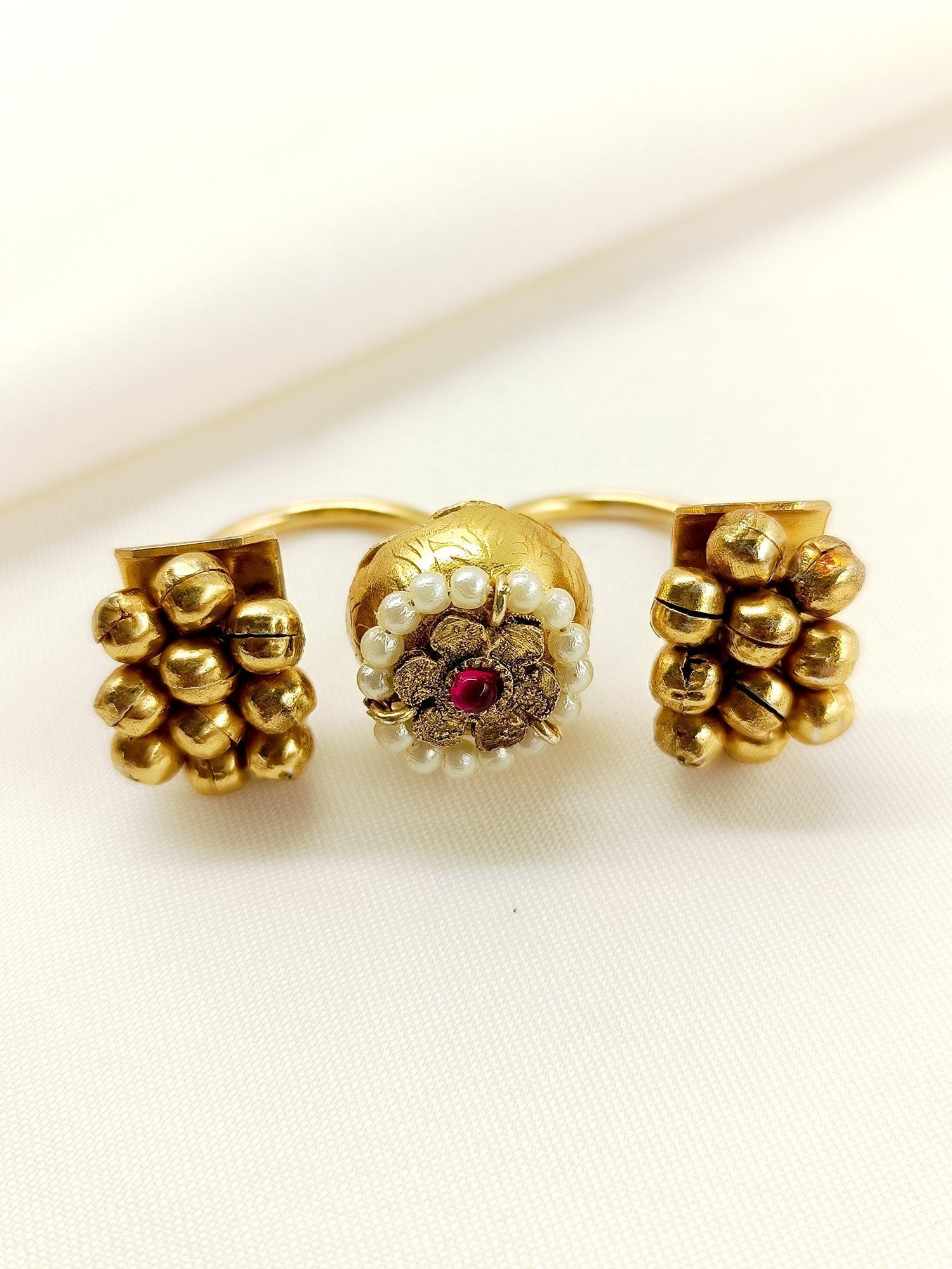 Malaysia Maroon Oxidized Finger Ring - qivii