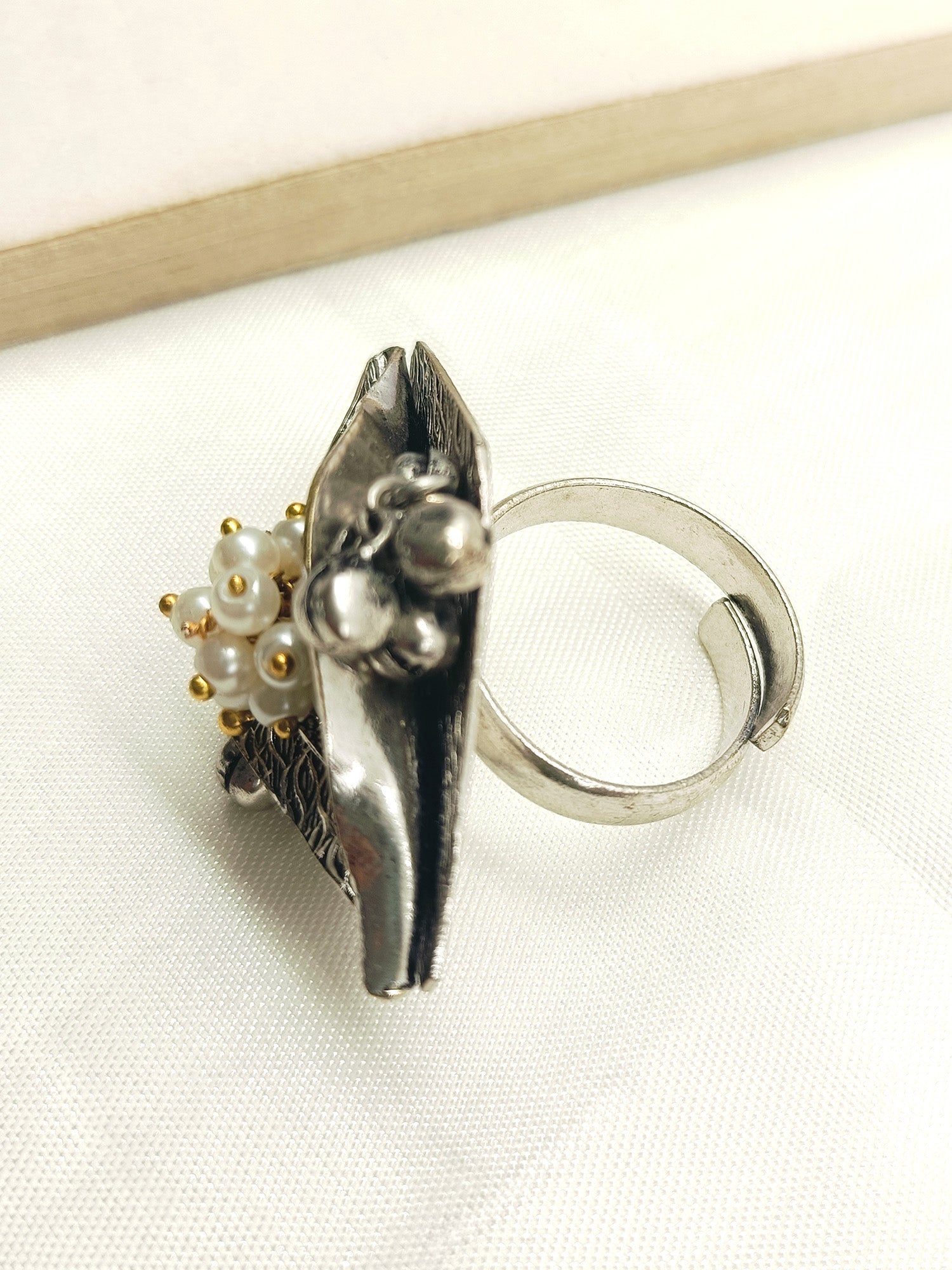 Rumayna Cream Oxidized Finger Ring - qivii