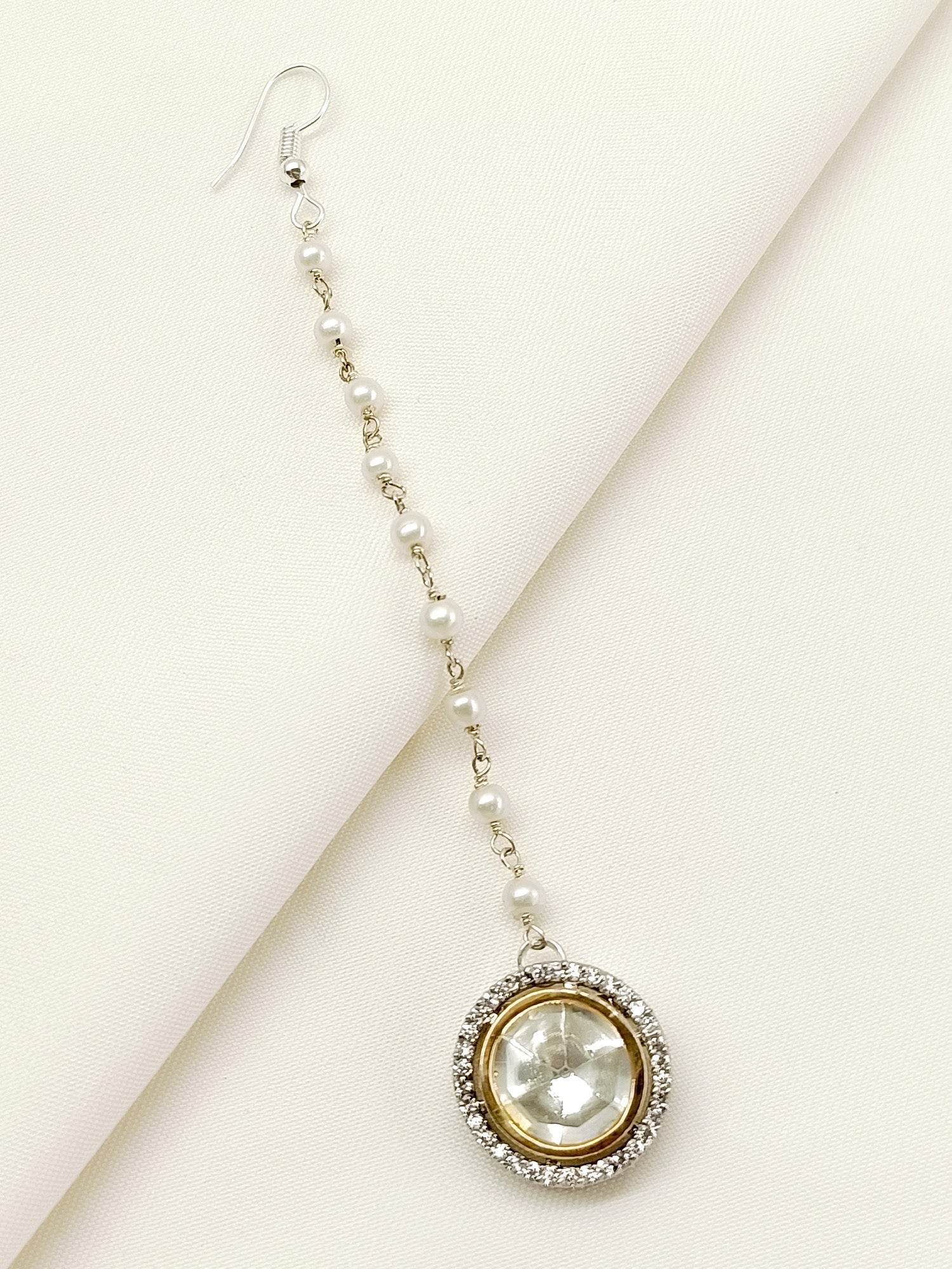 Mishtha White Kundan Maangteeka