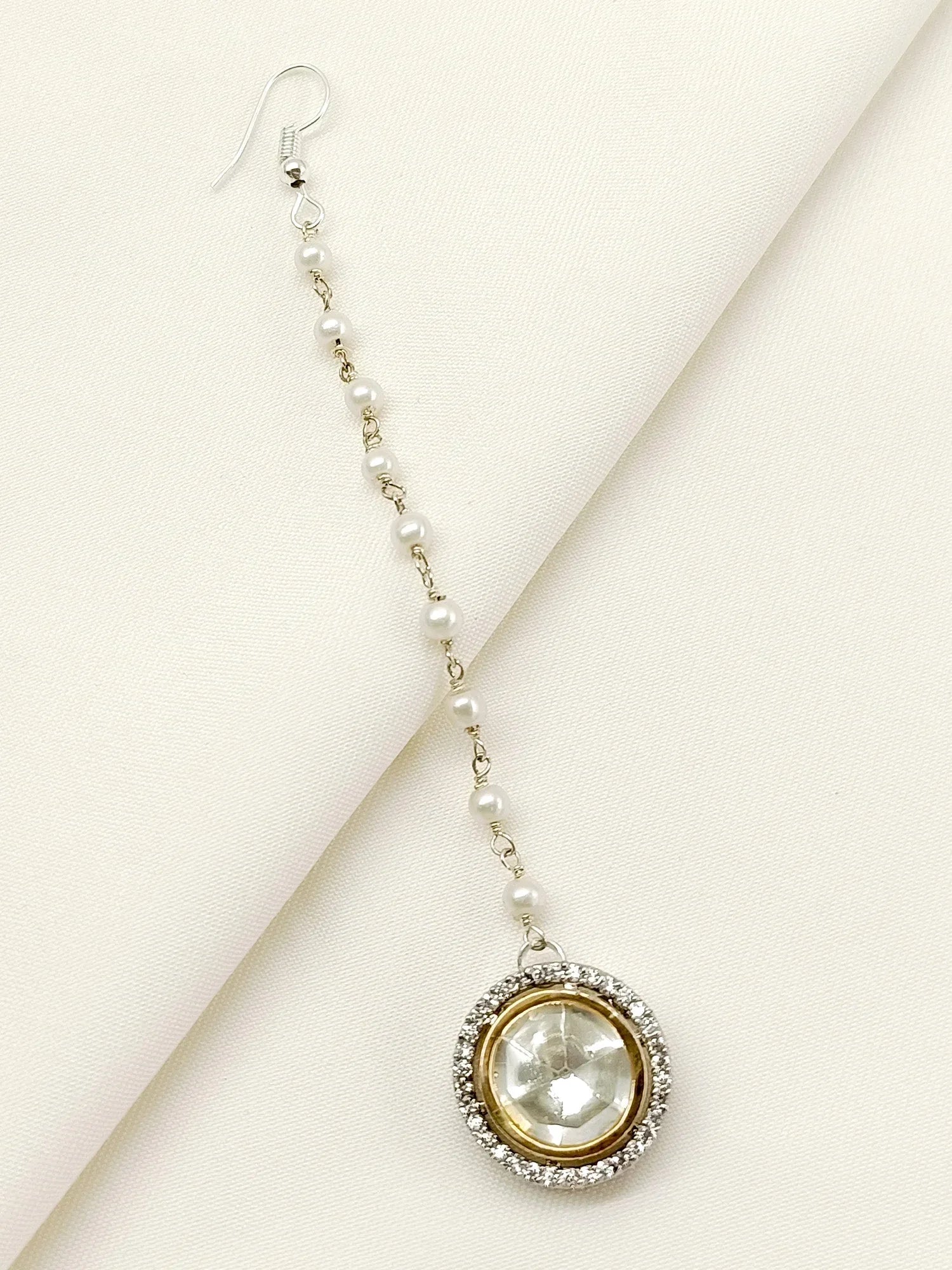 Mishtha White Kundan Maangteeka