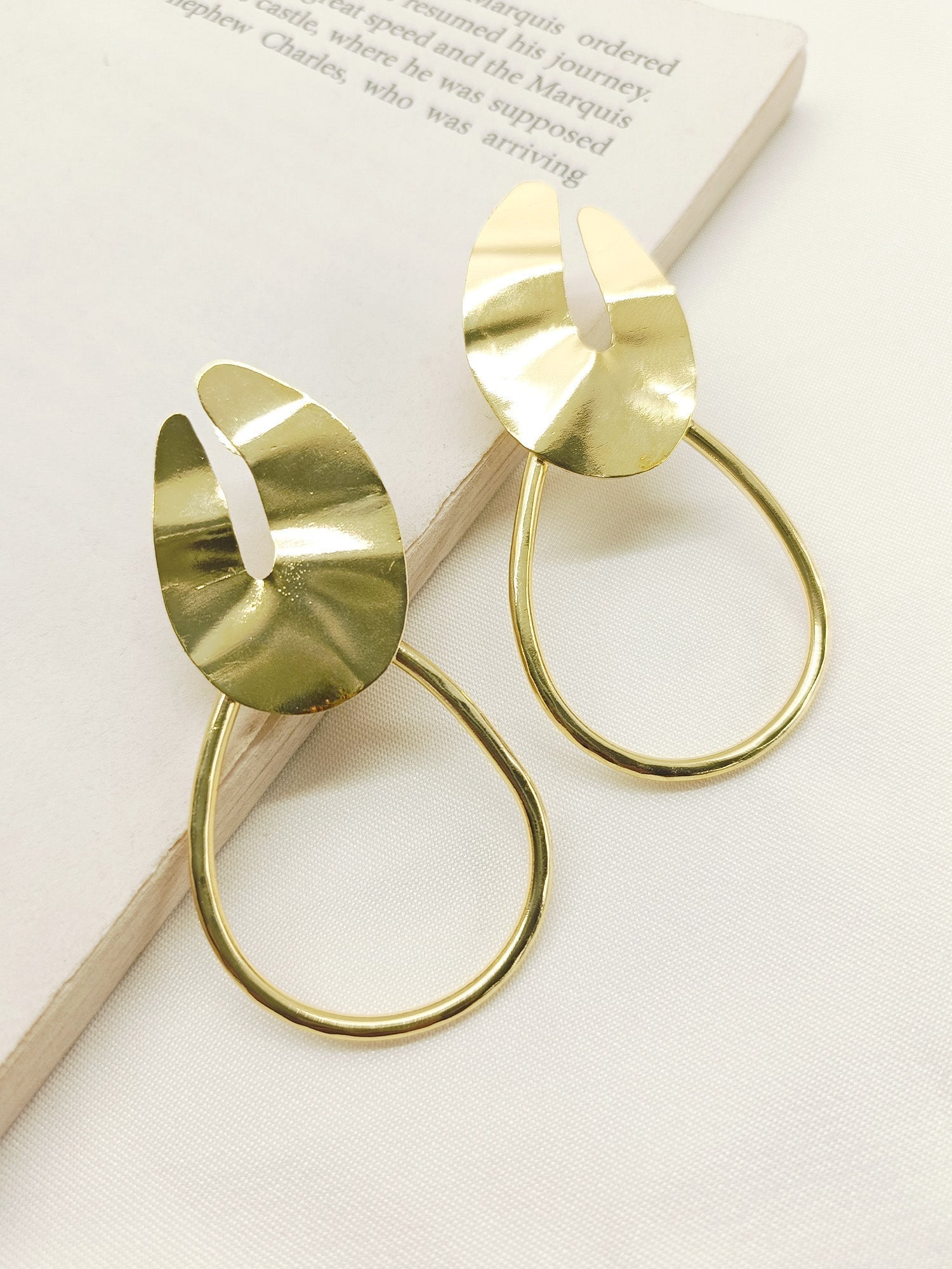 Eshani Golden Western Earrings - qivii