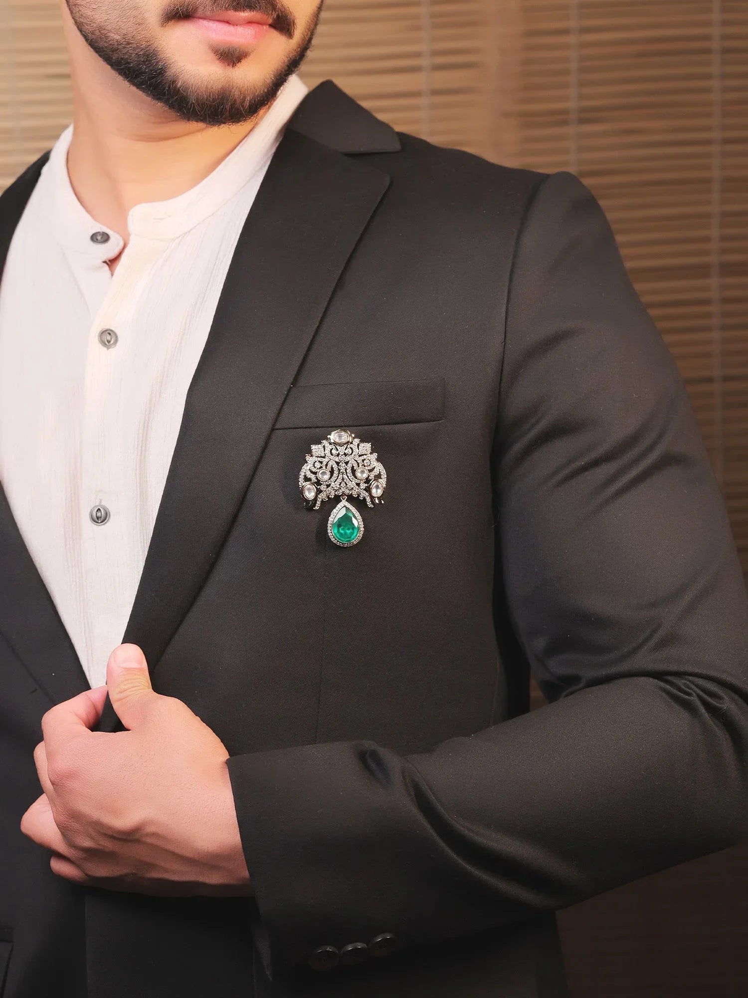 Rishant Green Men's Brooch