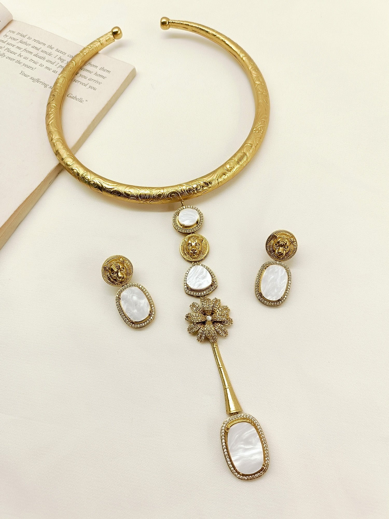 Undine White Hasli Style Boutique Set