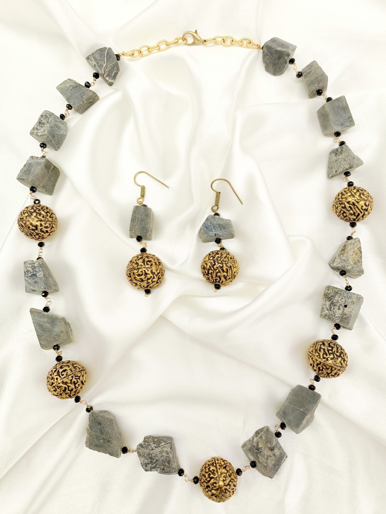 Hanya Black Natural Stone Necklace Set - qivii