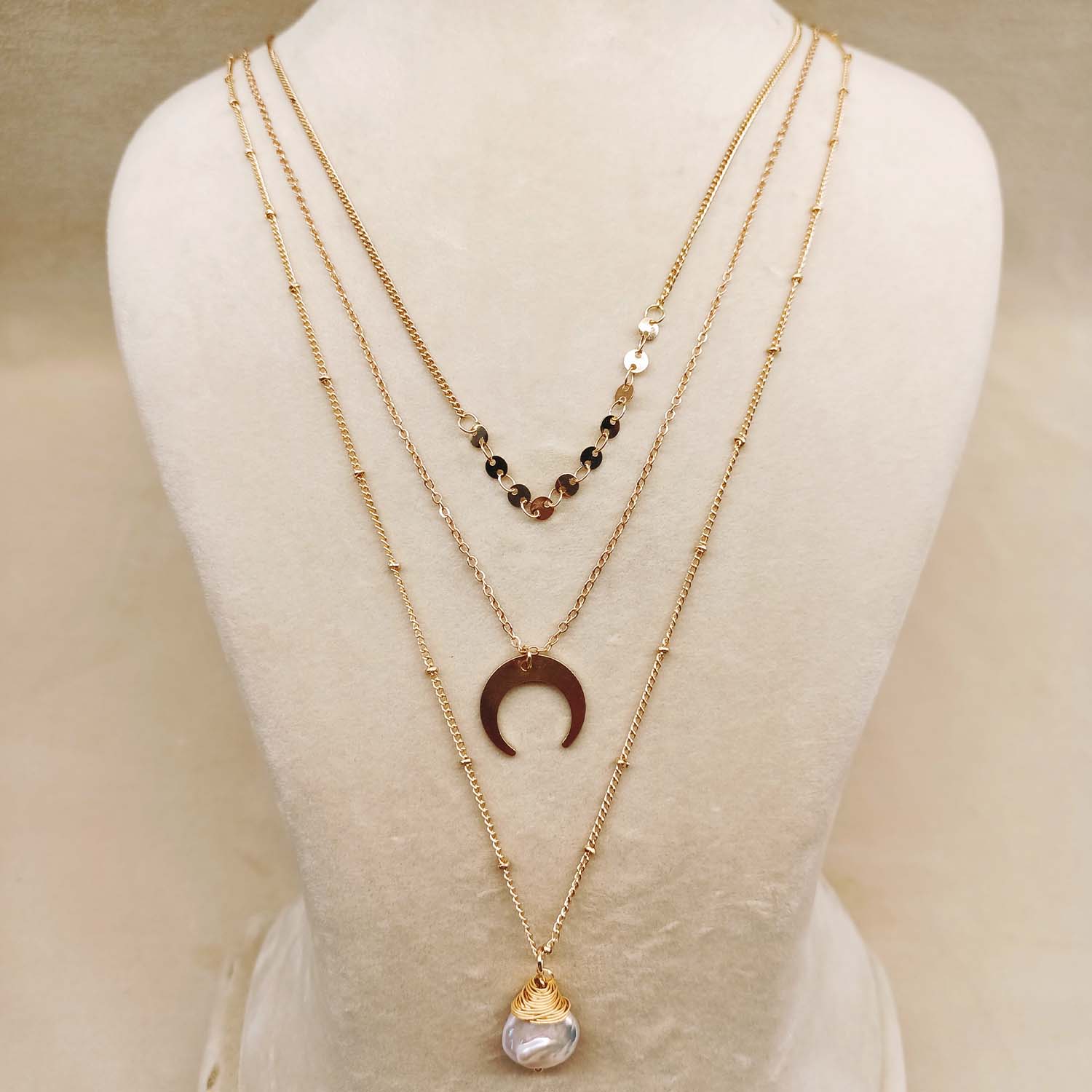 Ramona Pearl White Gold Plated Funky Long Neck Piece - qivii