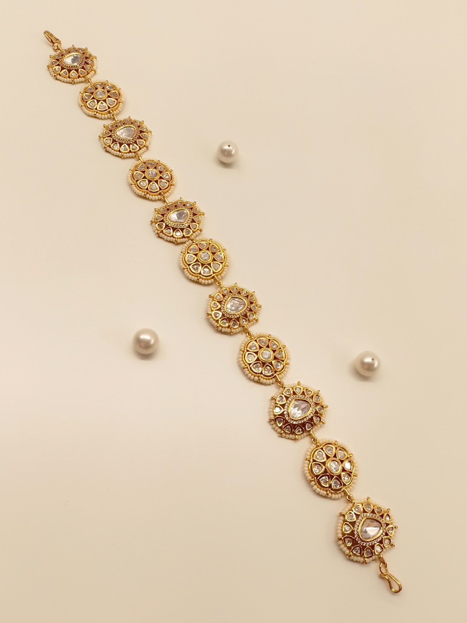 Debasmita White Kundan Sheeshpatti - qivii