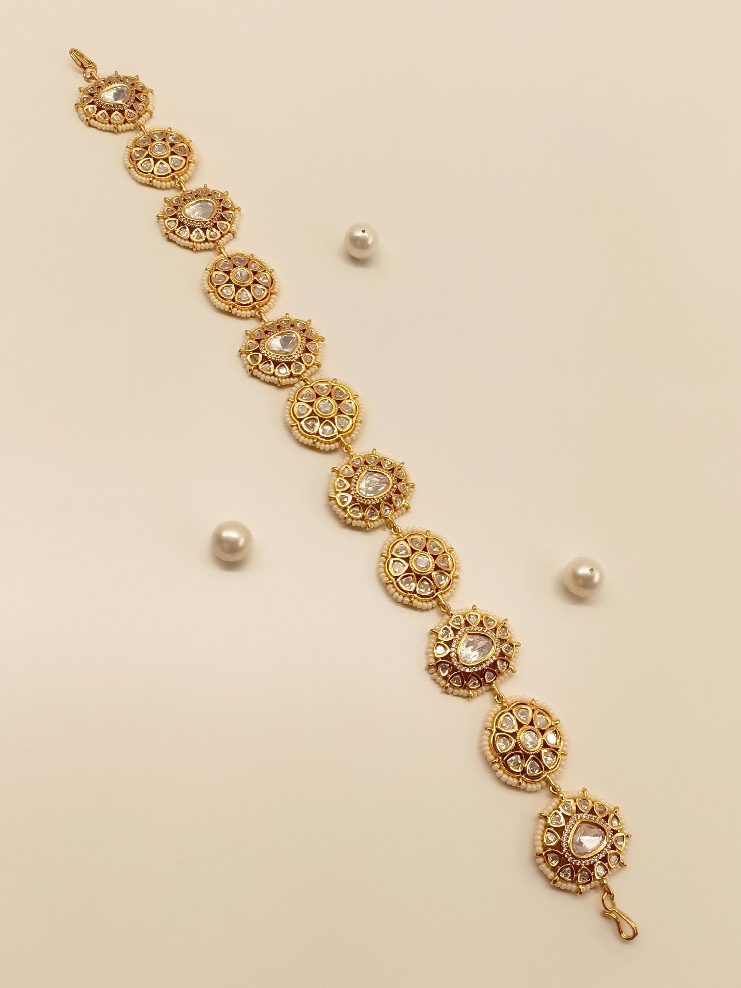 Debasmita White Kundan Sheeshpatti - qivii