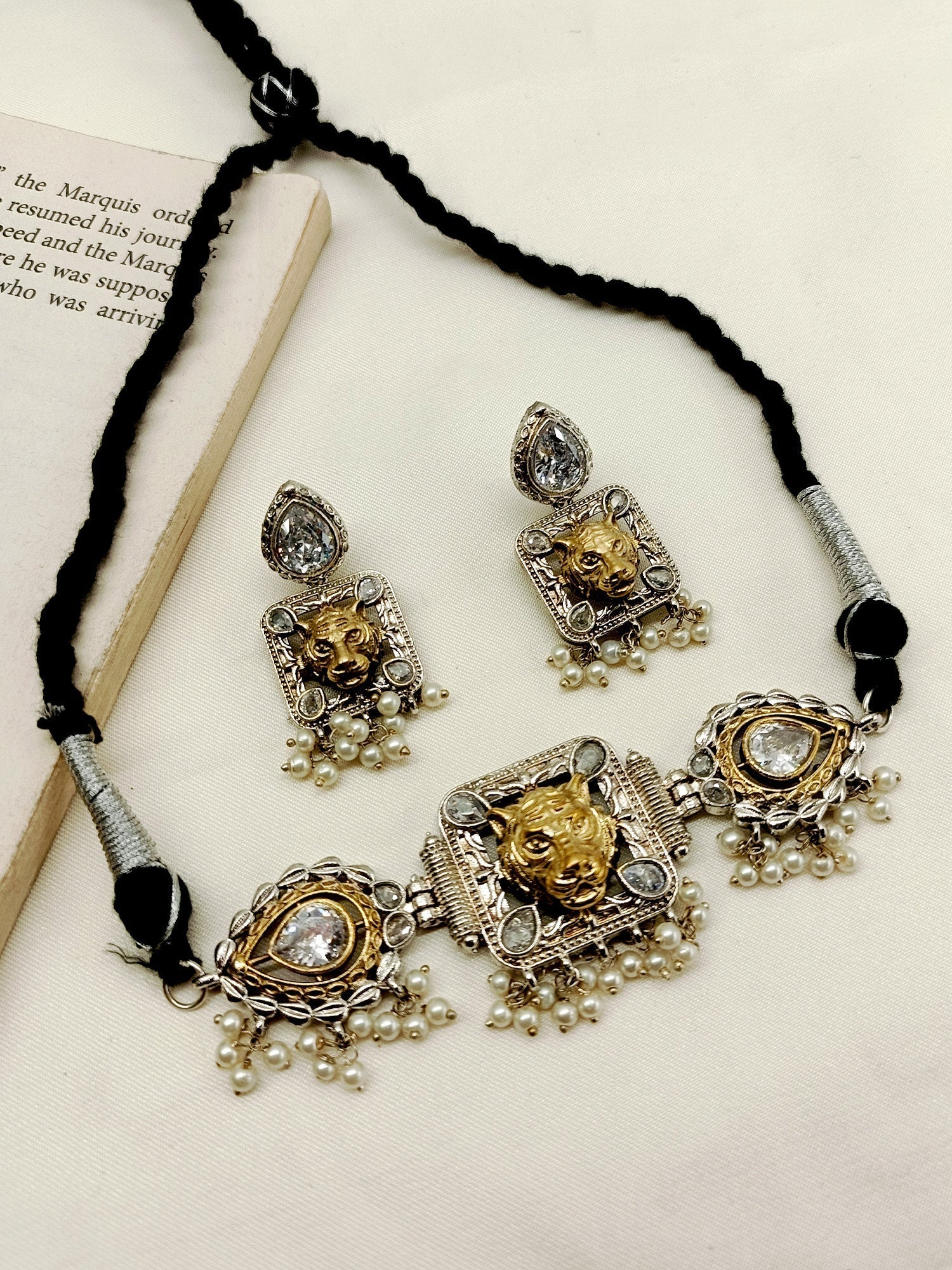 Bhairvi White Oxidized Choker Set - qivii