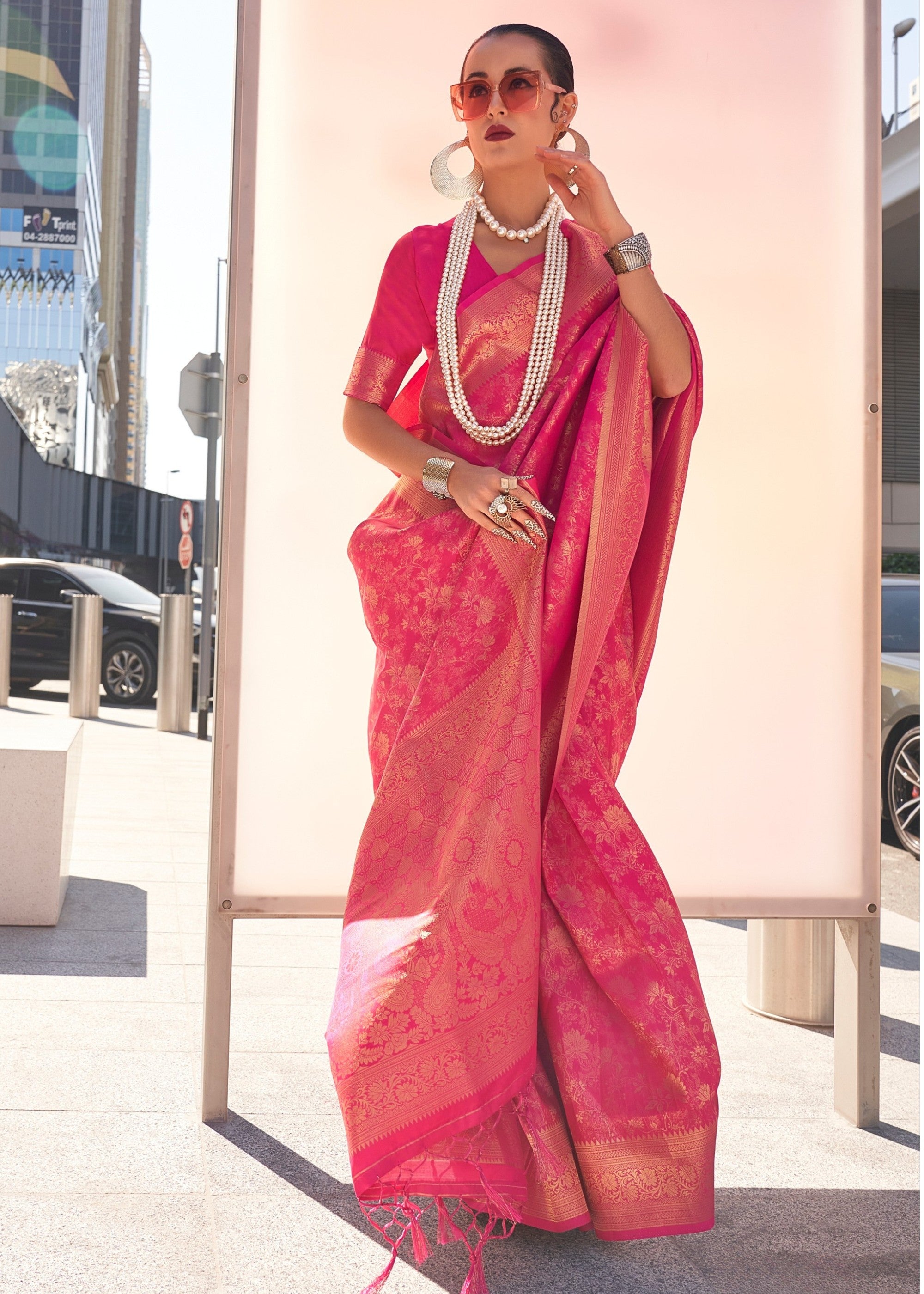 Barbie Pink Handloom Weaving Saree - qivii