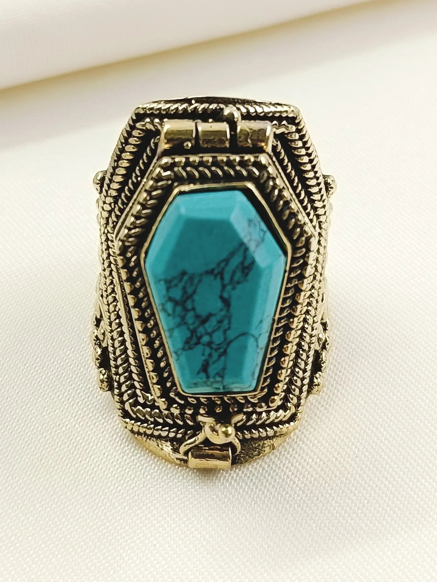 Abhigya Firozi Western Finger Ring