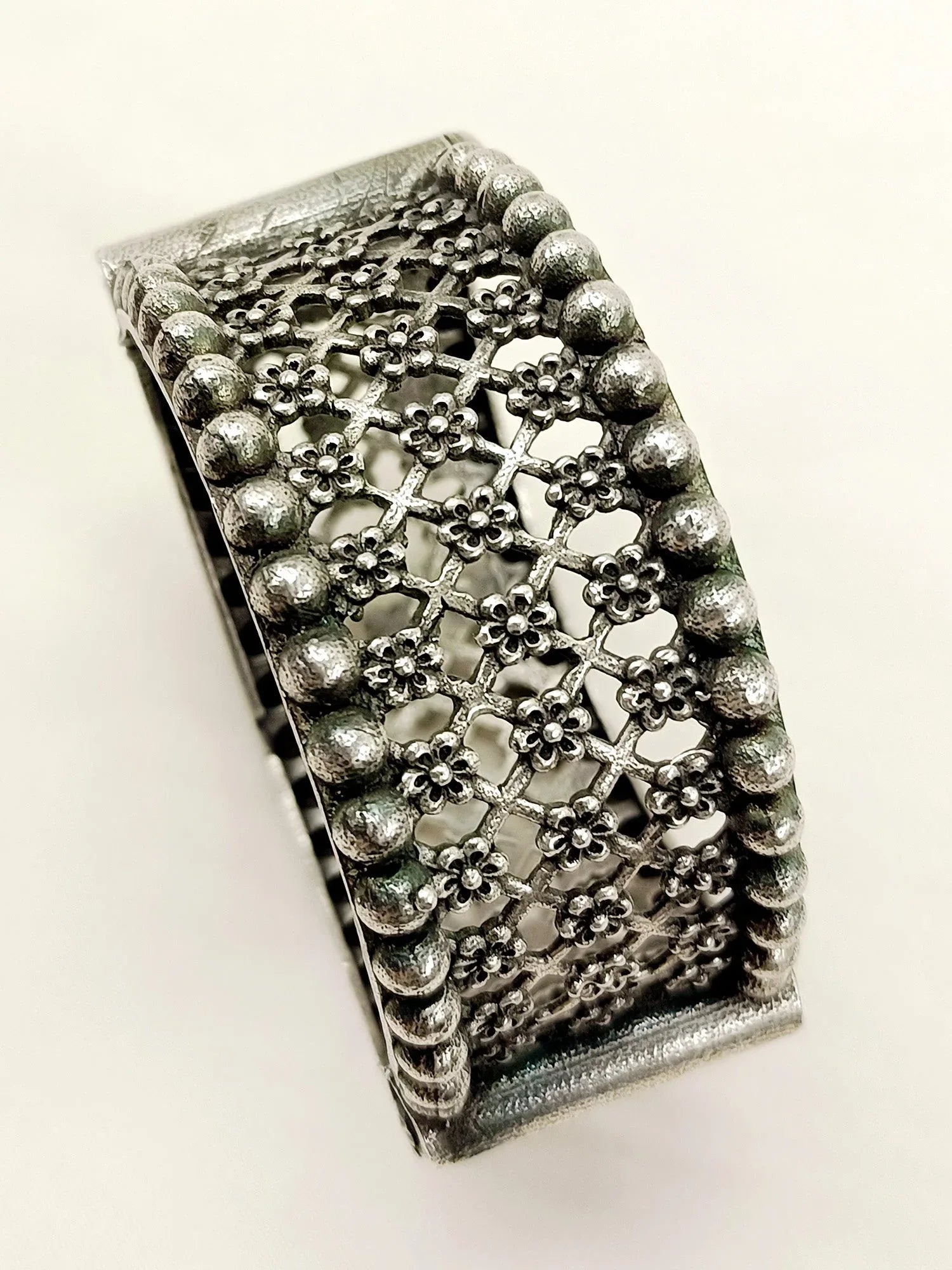 Aadhira Plain Oxidized Kada