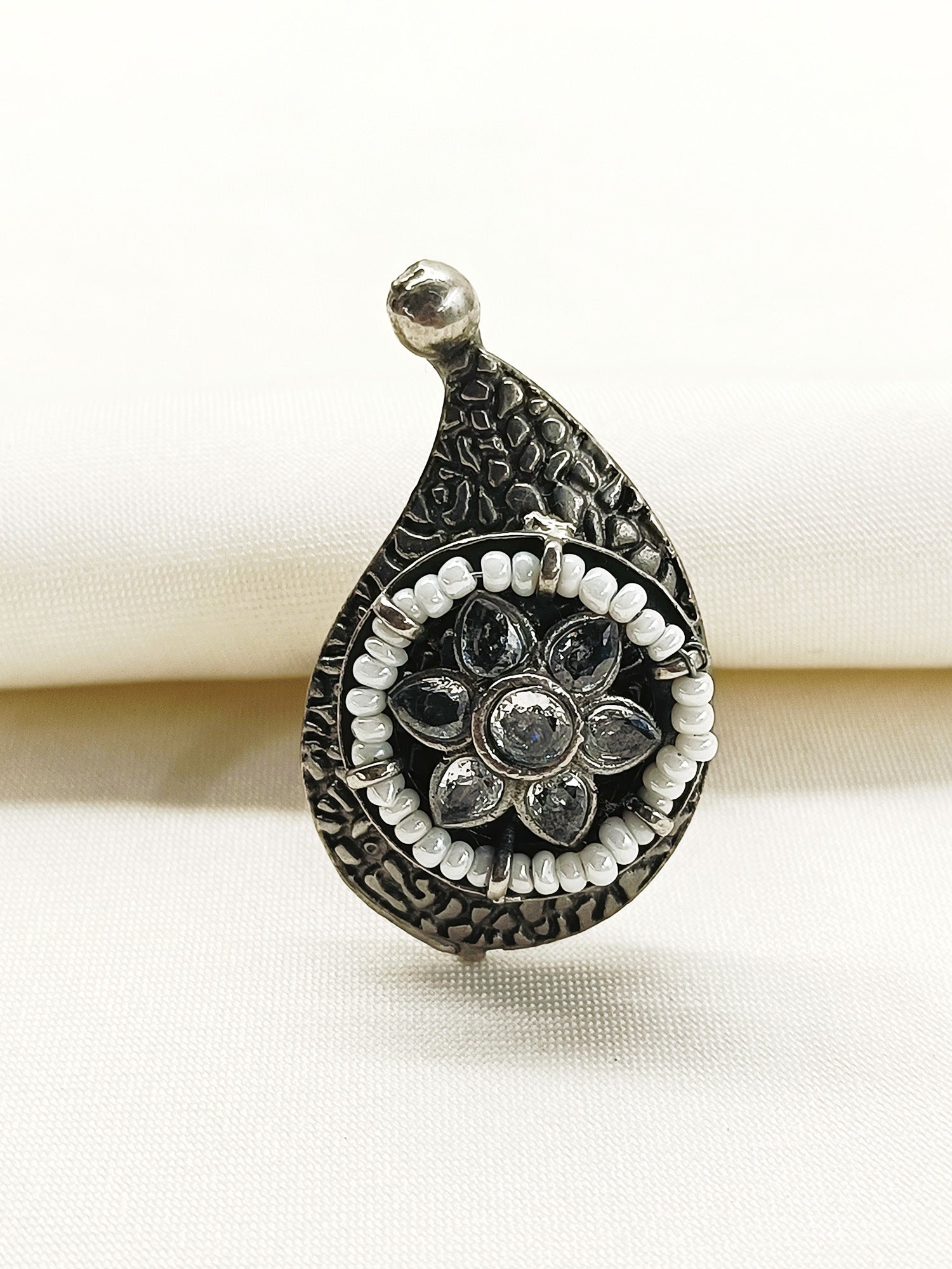 Khelani White Oxidized Finger Ring