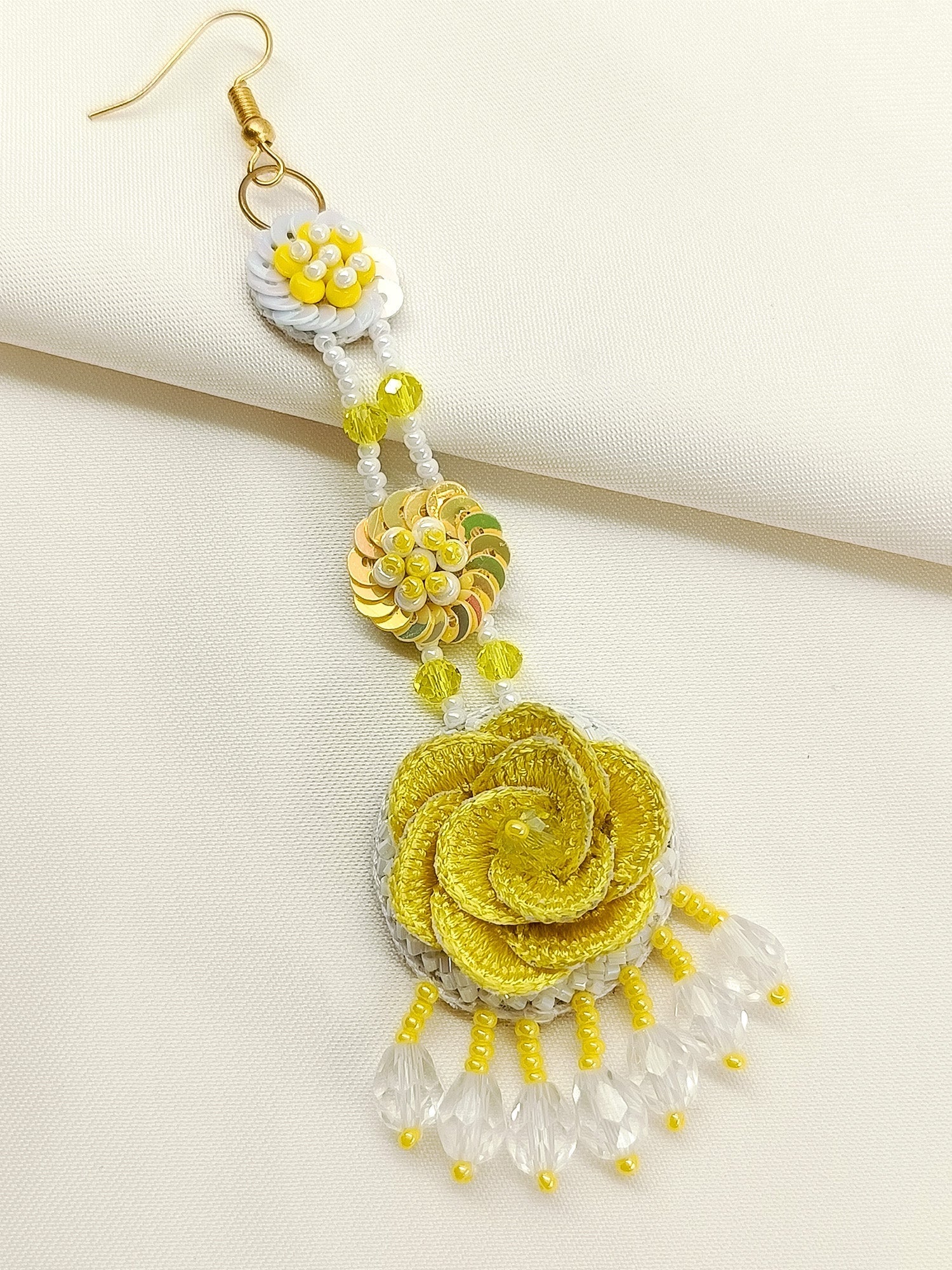 Zaina Yellow Handmade Maangteeka - qivii