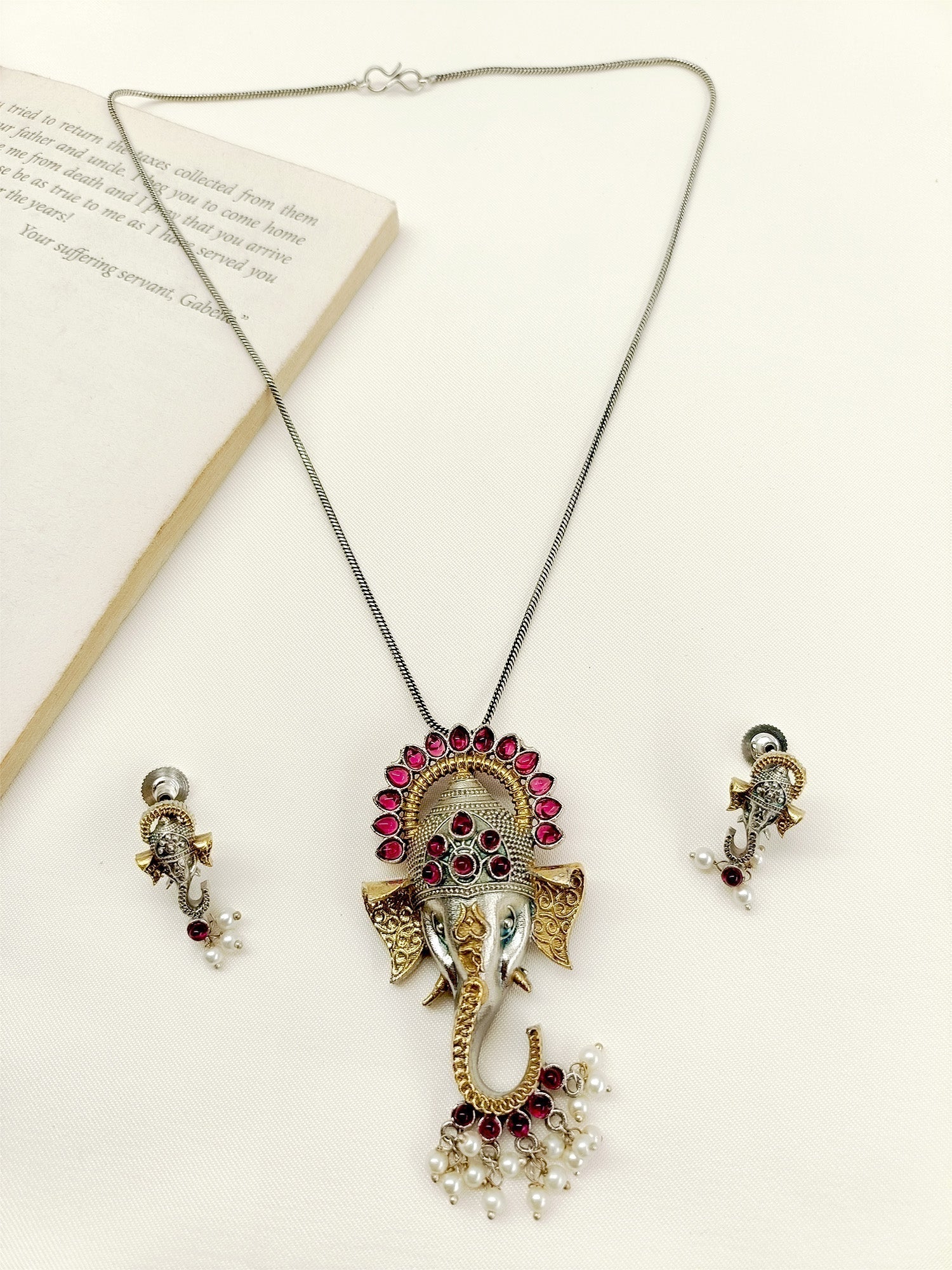 Eswari Majenta Ganesh Ji Oxidized Pendant Set - qivii